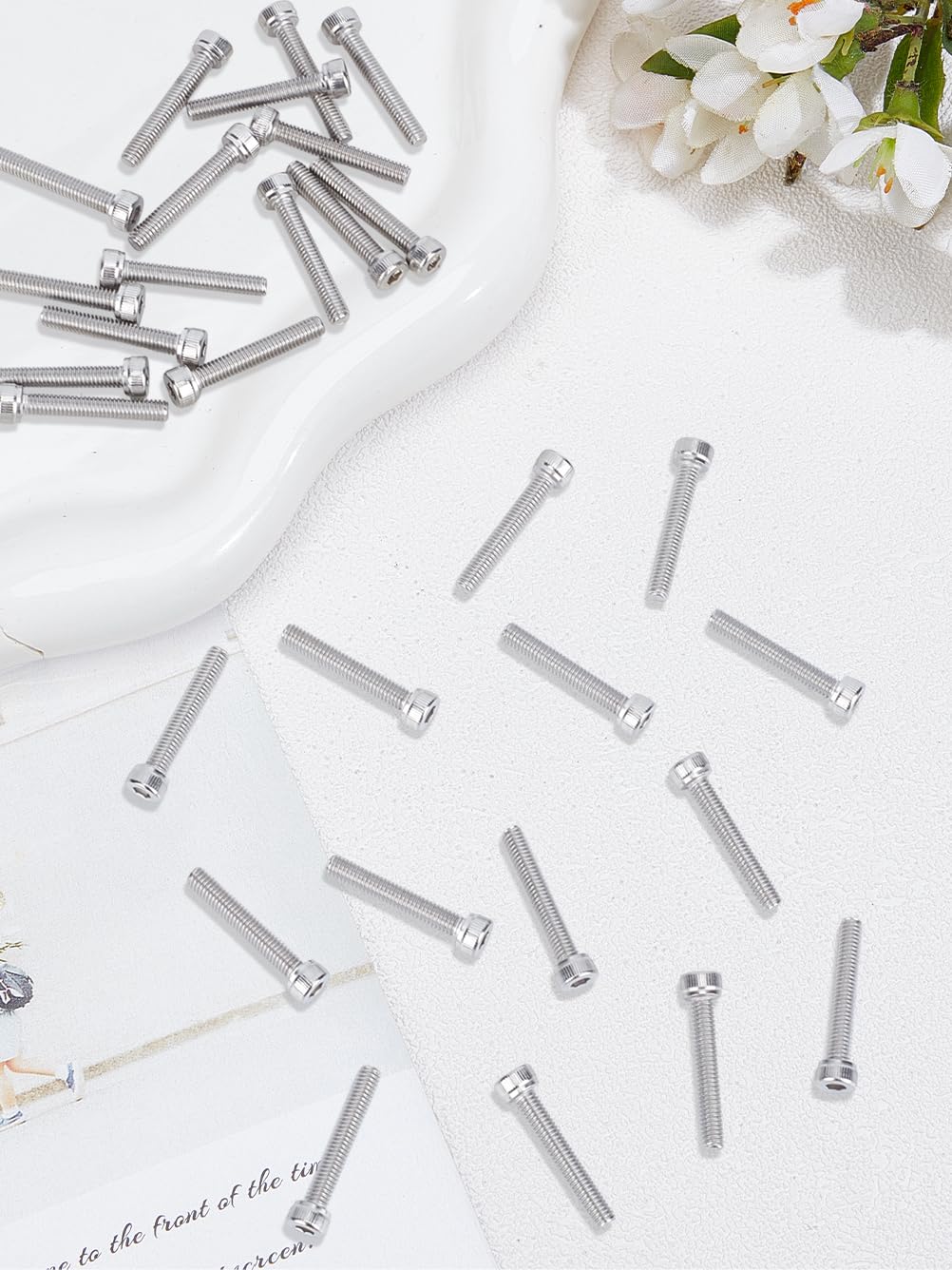 30Pcs M4 304 Stainless Steel Hex Screws, Socket Head Cap Screws Stainless Steel Color Threaded Thumbscrew Bolts Fasteners for Lighting Household Appliances Electronic Equipment, 29x4mm