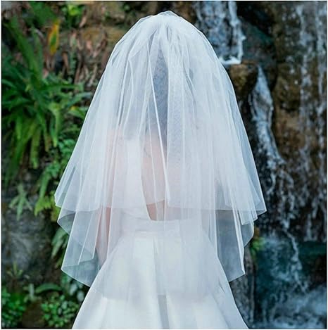 Amazon Co Jp 白いベールのショートチュール花嫁ベールズ手作りの結婚披露宴のアクセサリーブライダルベールアイボリーと櫛 Color Ivory 服 ファッション小物