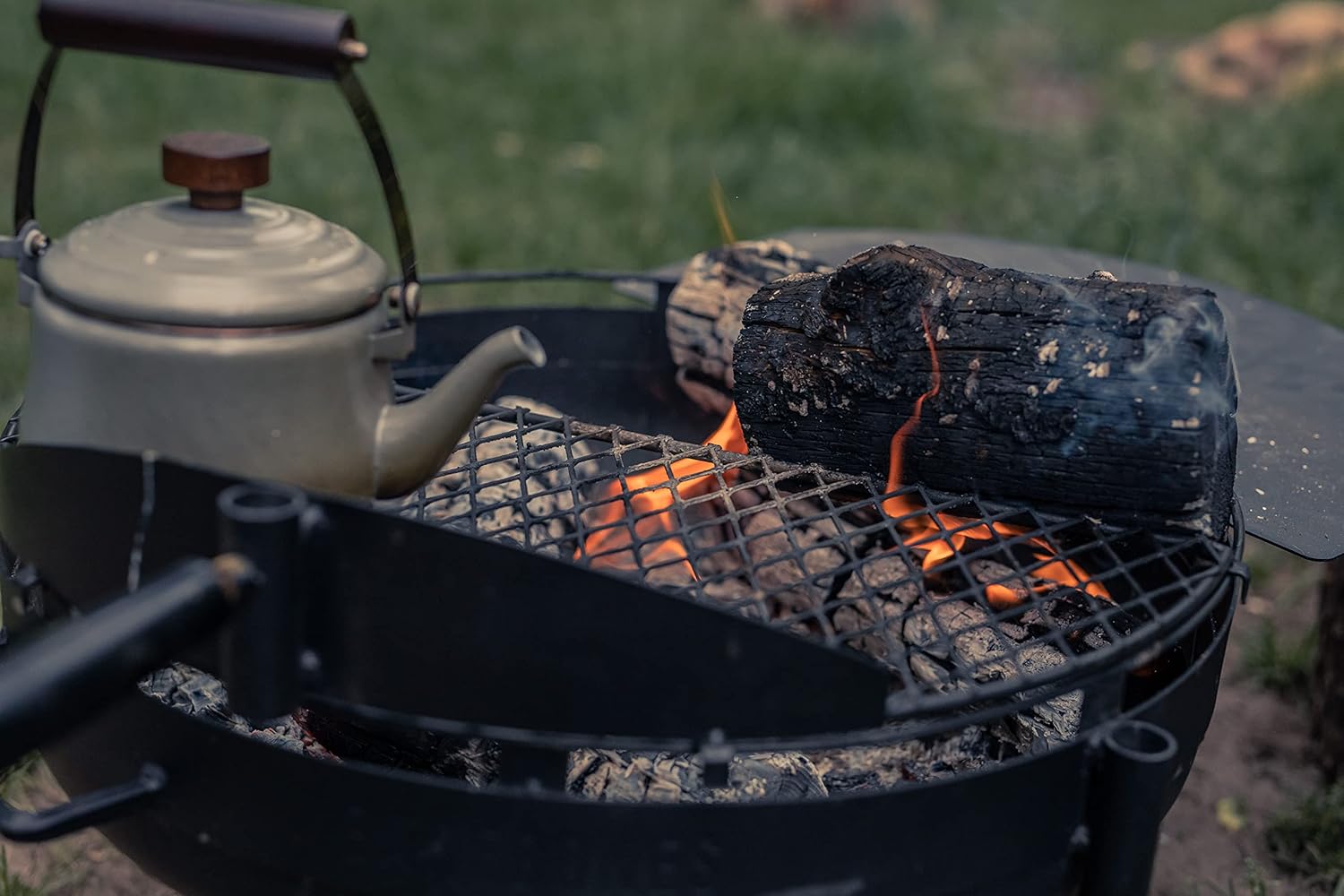 Barebones Enamel Teapot - Vintage Inspired Design - Baked Stainless Steel Rim - FSC Certified Natural Walnut Handle Tea Kettle - 1.5 Liters, 6 Cups (Slate Gray)