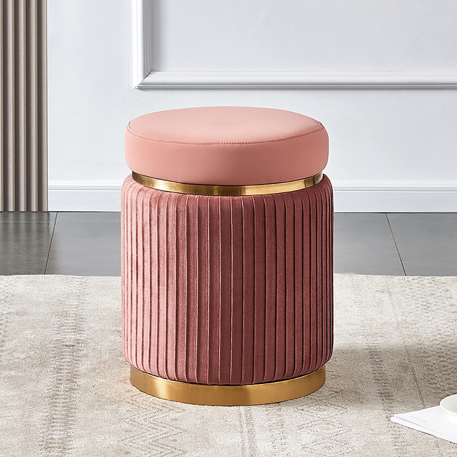 Ottoman rond en velours pour optimiser l'assise de votre coiffeuse