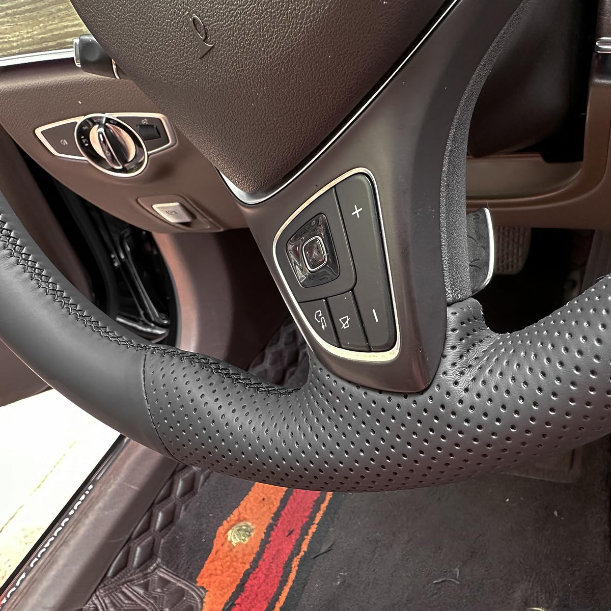 MEWANT Lenkradbezug zum Nähen für Schwarzer für Mercedes W205 C117 C218