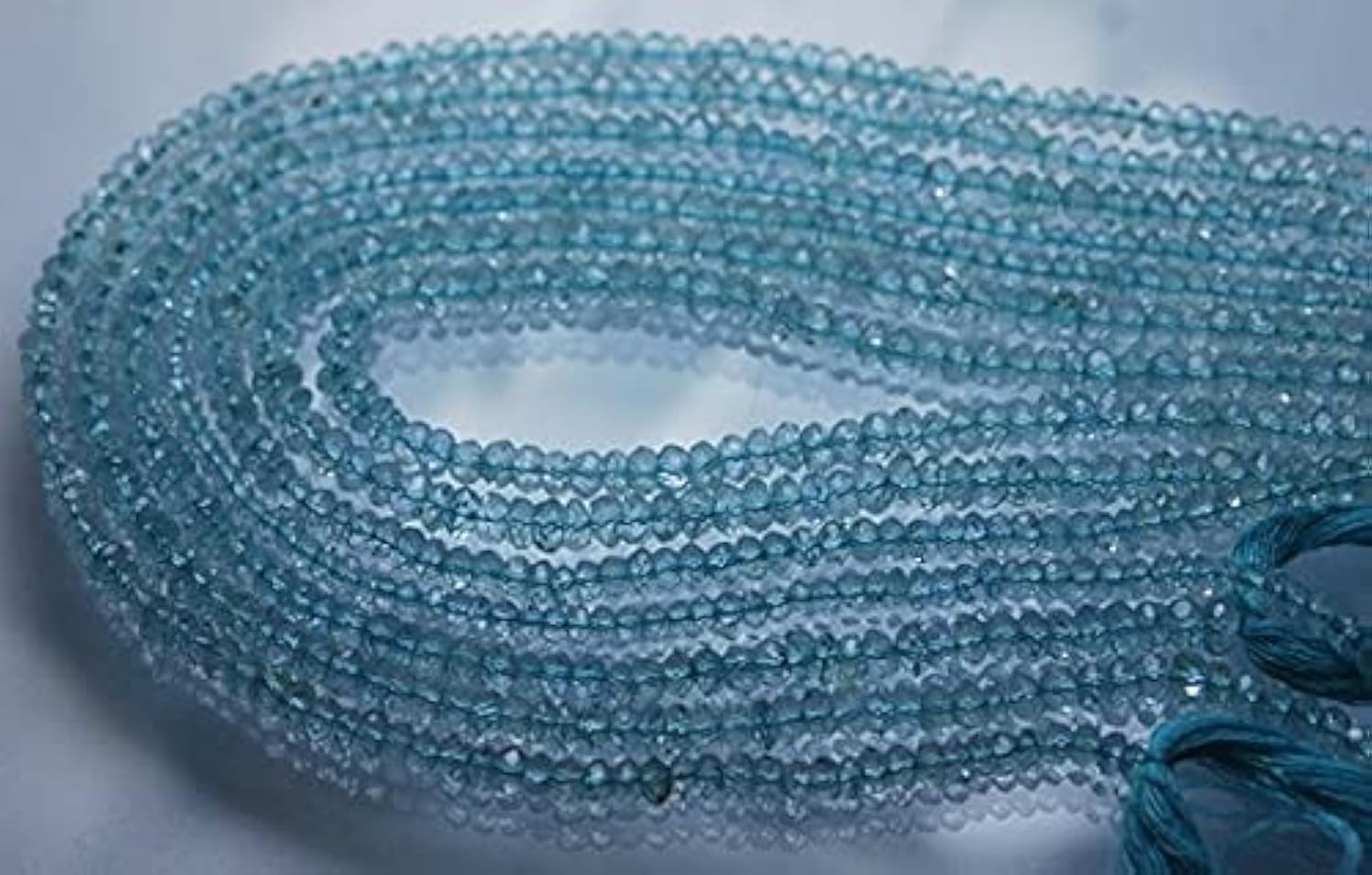 Aquamarine Faceted Rondells 3.5-4mm les perles idéales pour créer un collier d'été élégant