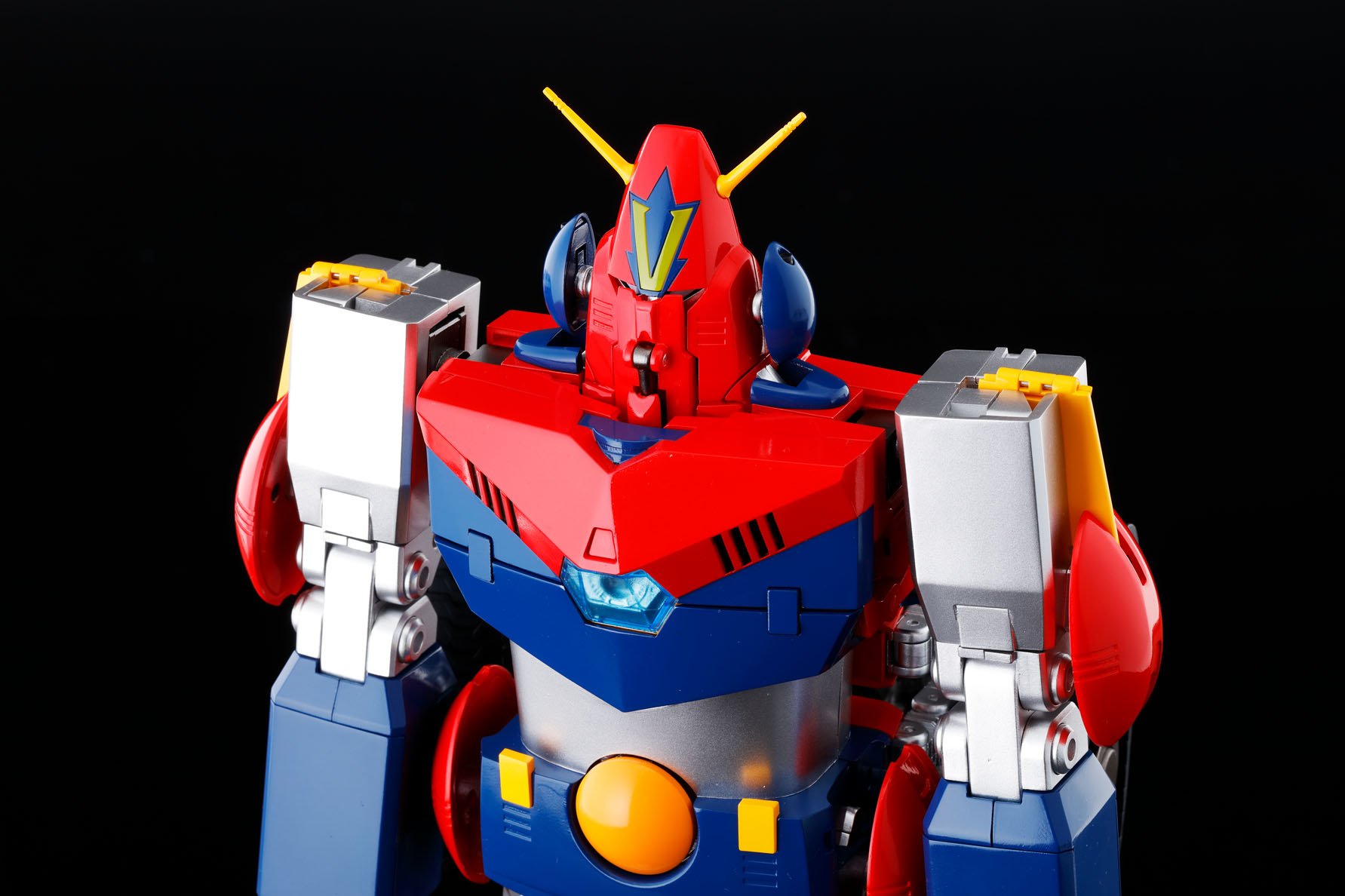 TAMASHII NATIONS Cho Denji Robo Combattler V, 35 cm