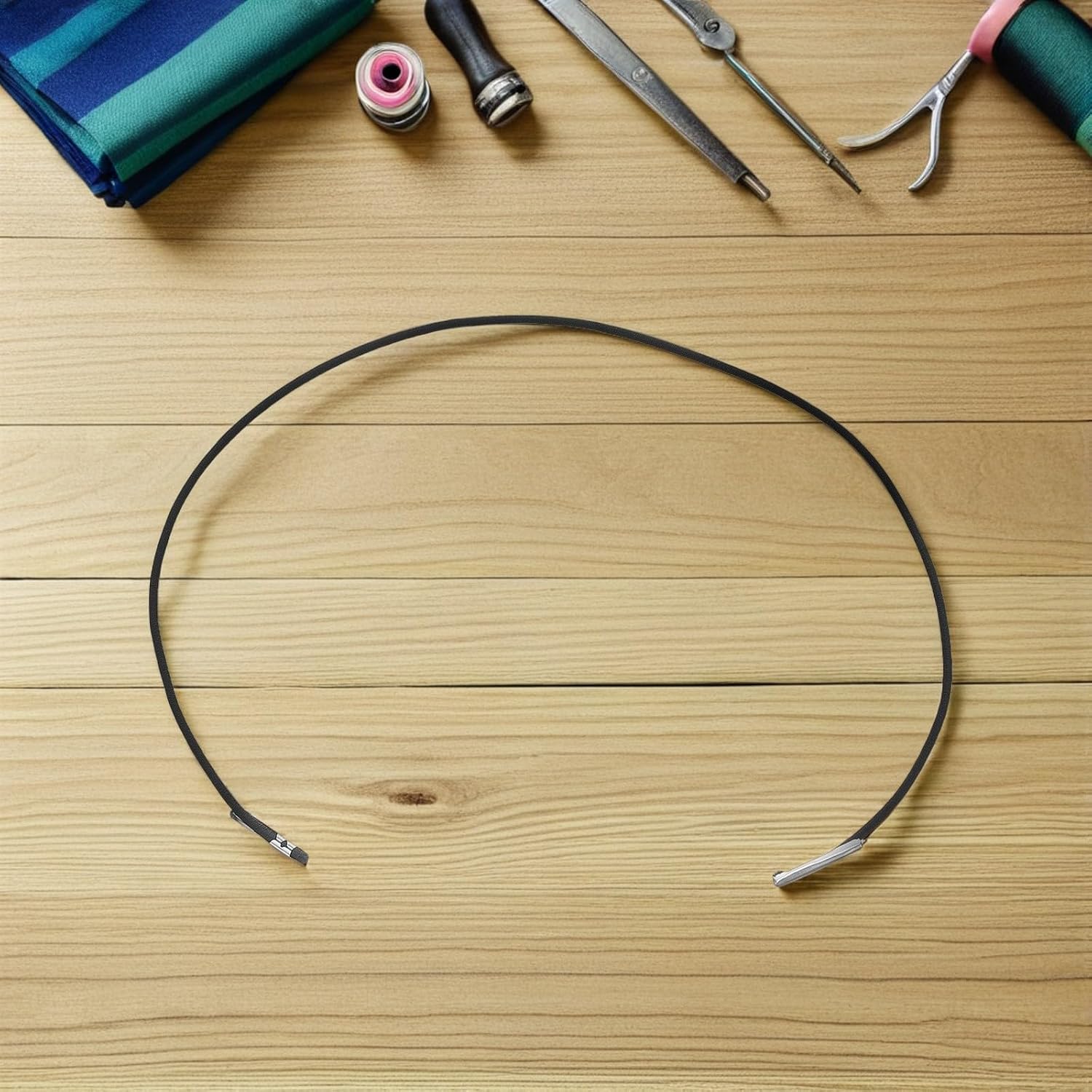 200pcs 1. 5mm X 30cm Elastic Barbed Cords with Metal Barbs for Hats