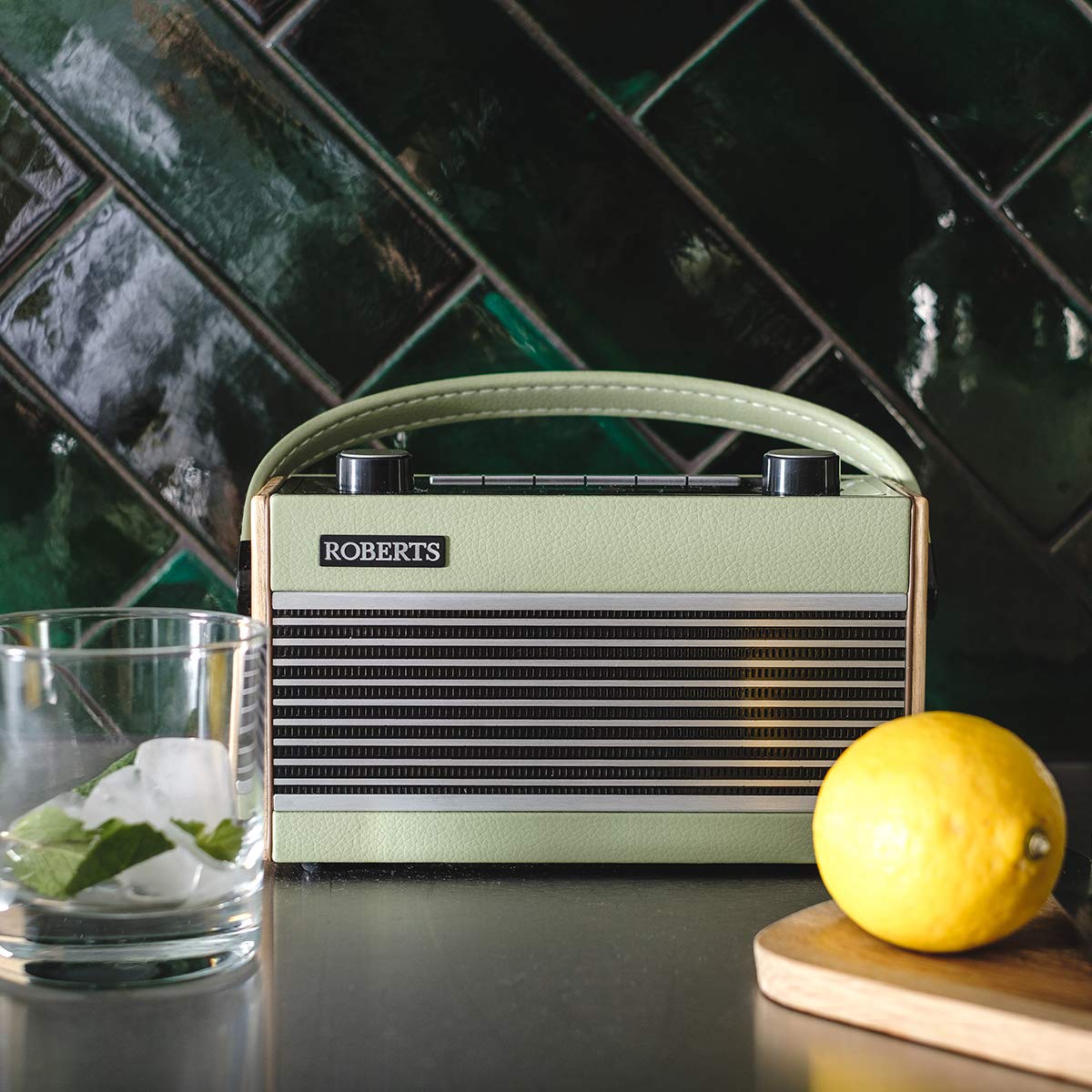 Roberts Rambler BT Retro/Digitales Bluetooth-Radio mit DAB/DAB+/FM-RDS-Wellenbändern, Grün