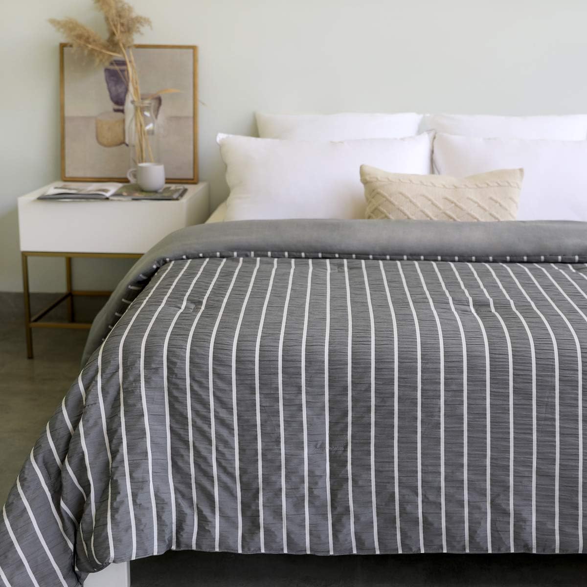 Natural Union All-Season Reversible Comforter Seersucker Design Down Alternative，Ultra Soft，Lightweight and Warm Sense Bedding(Twin,Dark Grey) Happy Easter Gift