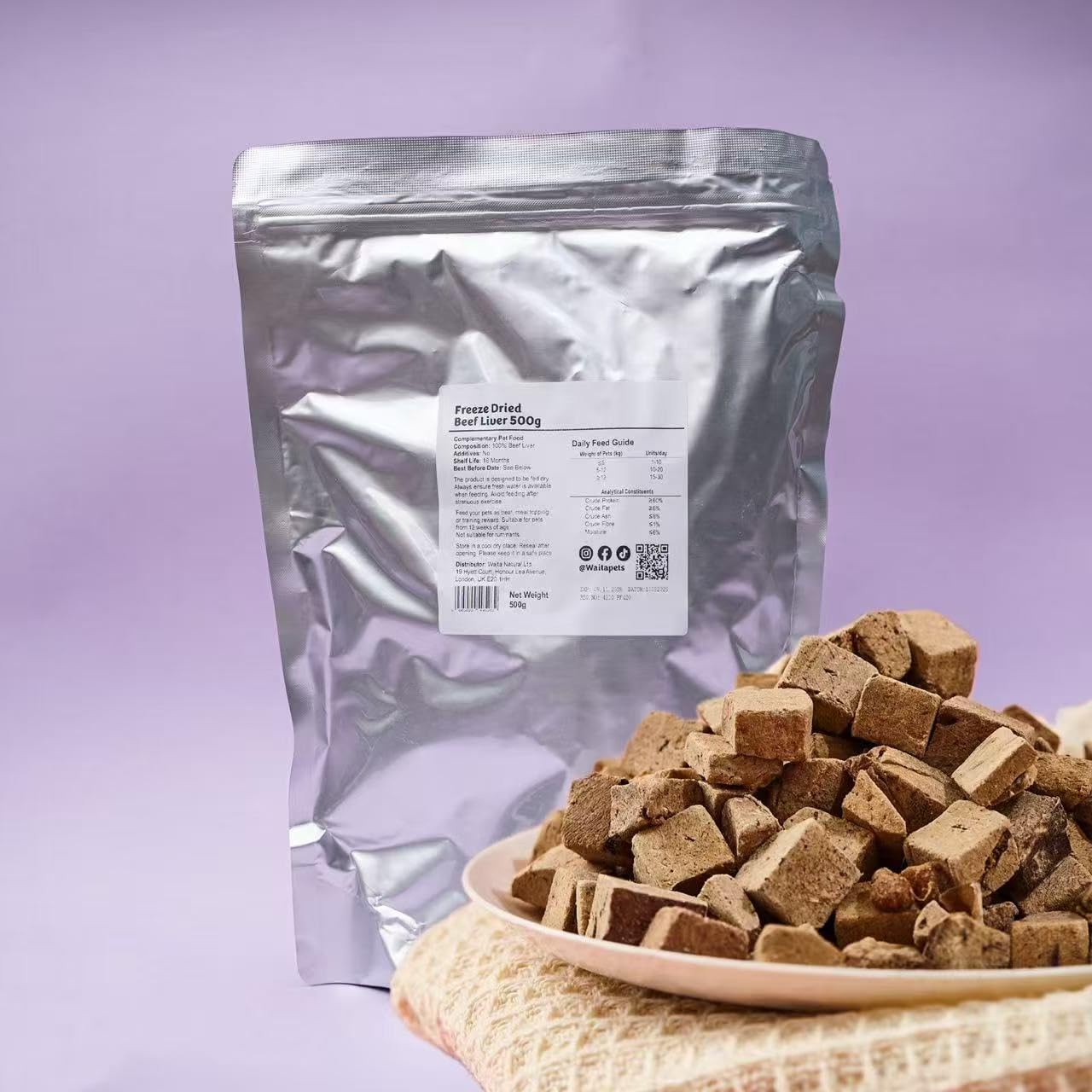 Freeze-Dried Beef Liver Cubes (500g) - A nutritious cat snacks and dog snacks. They are the perfect match for cat food and dog food. They are very suitable as a single ingredient snack for dog and cat