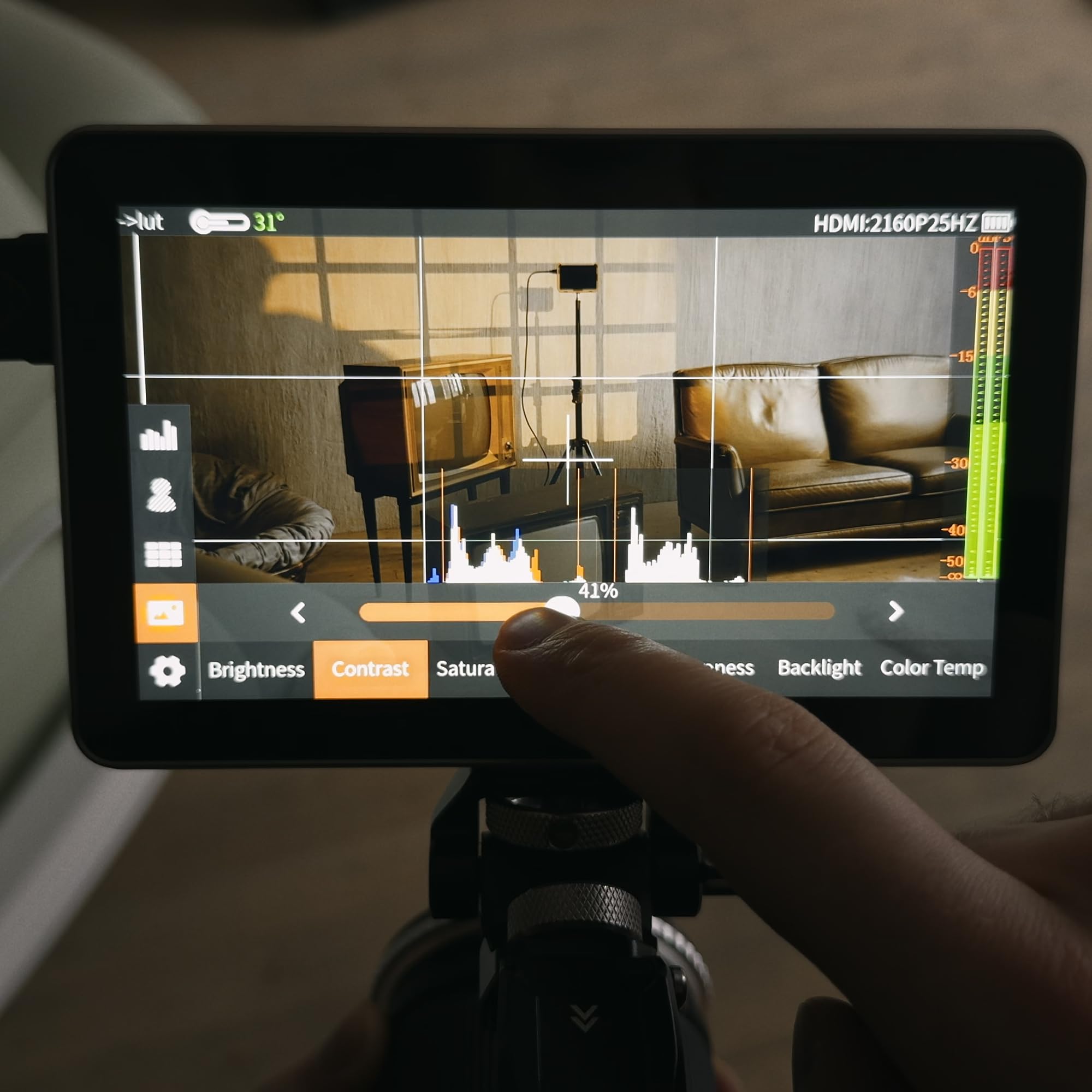 Amazon.com : VILTROX SDI Camera Field Monitor DC-X3, 2000 Nits