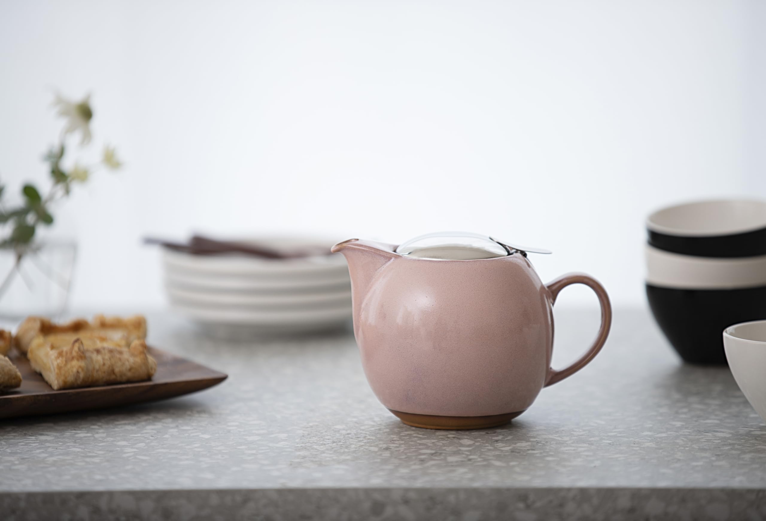Amazon.com | Zero Japan Bee House Round Teapot - Ceramic Teapot