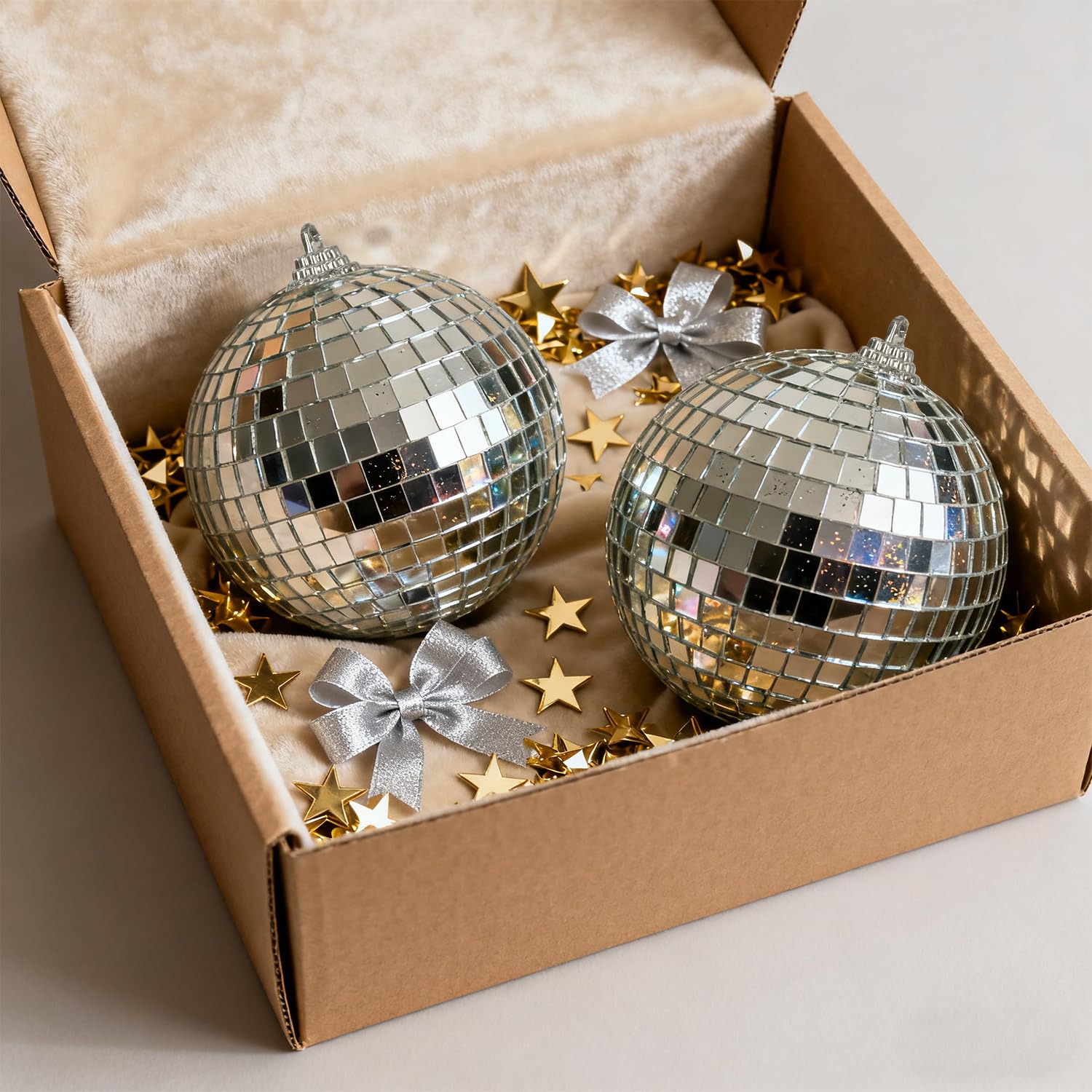 4 Pièces 10cm Boules Disco Miroir,Argentées Boule à Facette Kit,Boule a Facette,Boules Disco à Suspendre,pour Décorations de Sapin de Noël,Les Décors de Mariage,Les Décorations D'intérieur