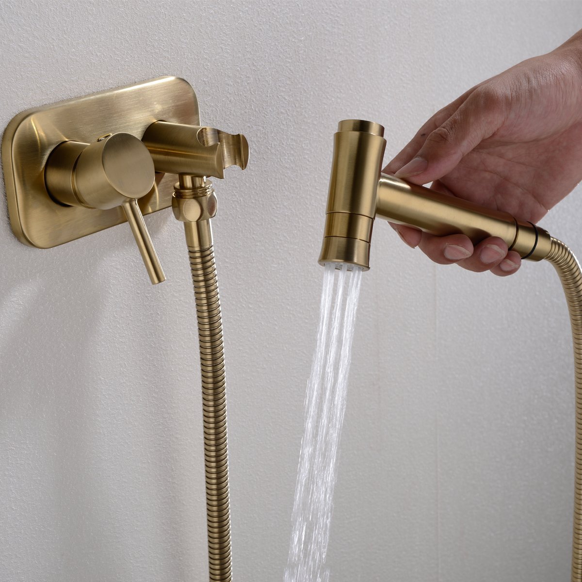 TRUSTMI Bidet-Wasserhahn aus Messing, verdeckt, heißes und kaltes Rührgerät Bidet, gebürstetes Gold