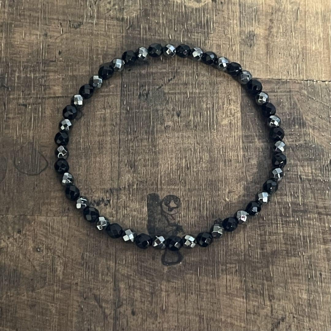 自信の象徴：成功をつかむメンズ用ヘマタイトオニキスブレスレット Amazon.co.jp: 自信の象徴：成功をつかむメンズ用ヘマタイト