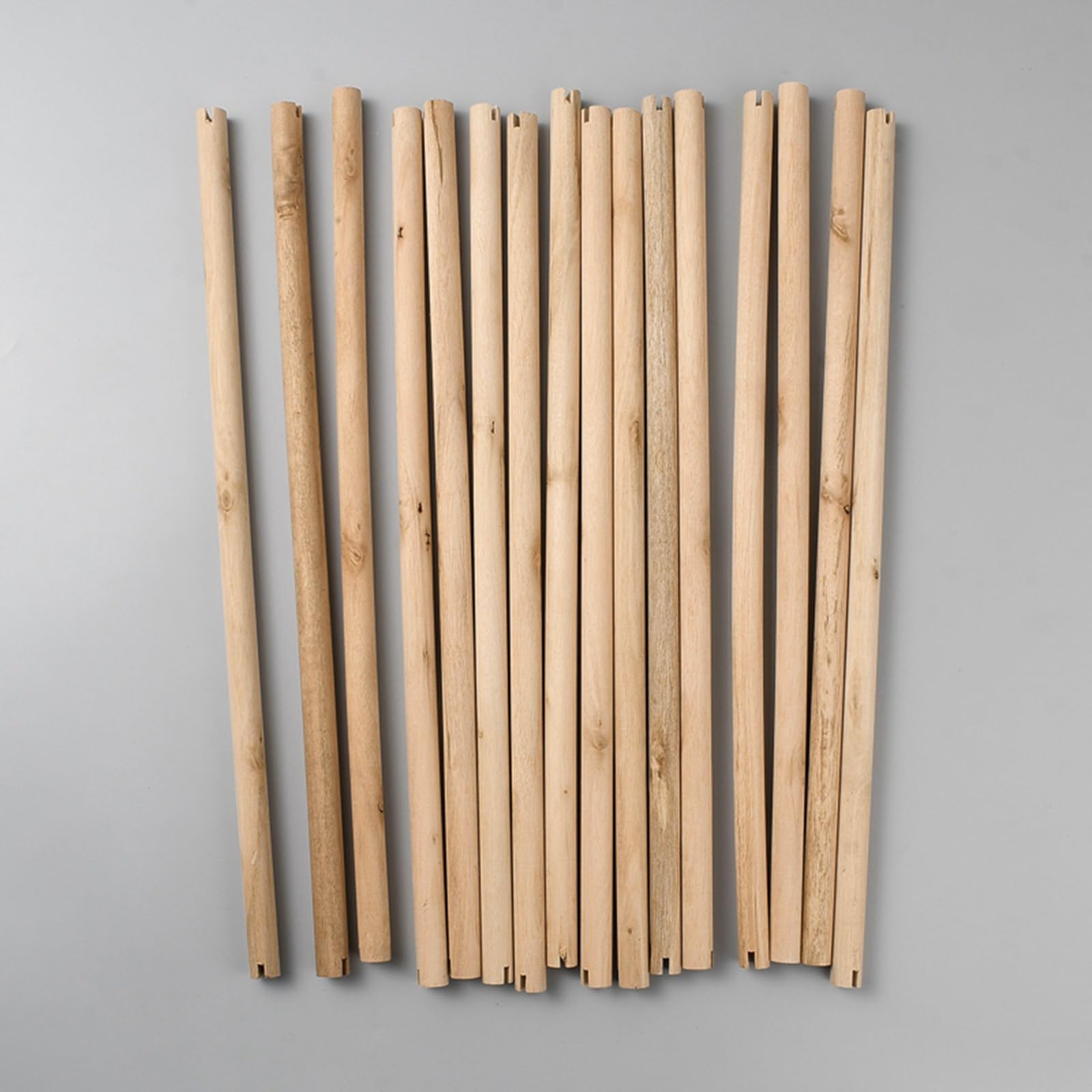 SUPERFINDINGS 16 Stück Natürliche Holz Vogelstangen 42x1.5cm Papageien Standzweige Haustier Vogelkäfig Hölzerne Hängeperche Mit Doppelseitigen Schlitzen Für Kleine Nymphensittiche Unzertrennliche