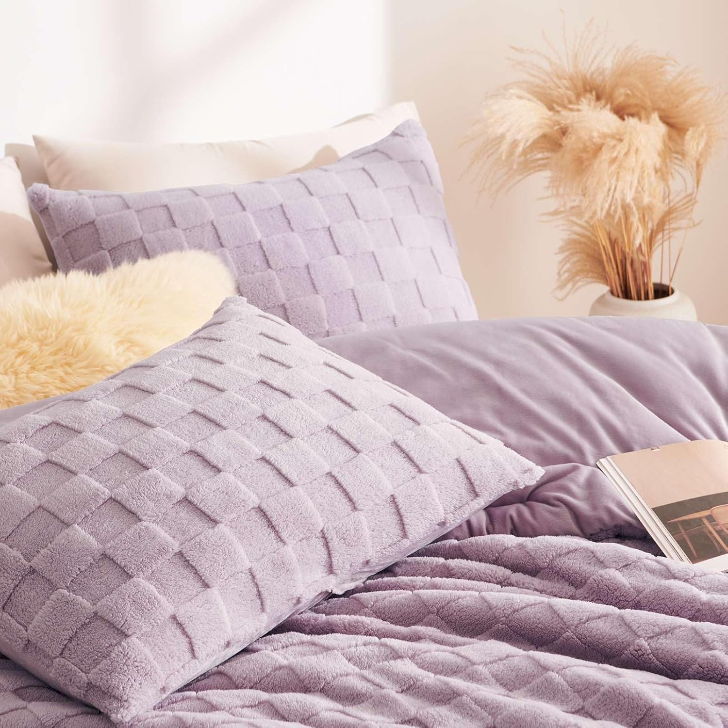 CozyLux Fleece King Comforter Set Light Purple,Super Soft & Warm Fluffy Bedding with Checkered Pattern,Luxury Fuzzy Heavy Bed Set for Winter,3 Pieces,1 Comforter and 2 Pillowcases - Image 7