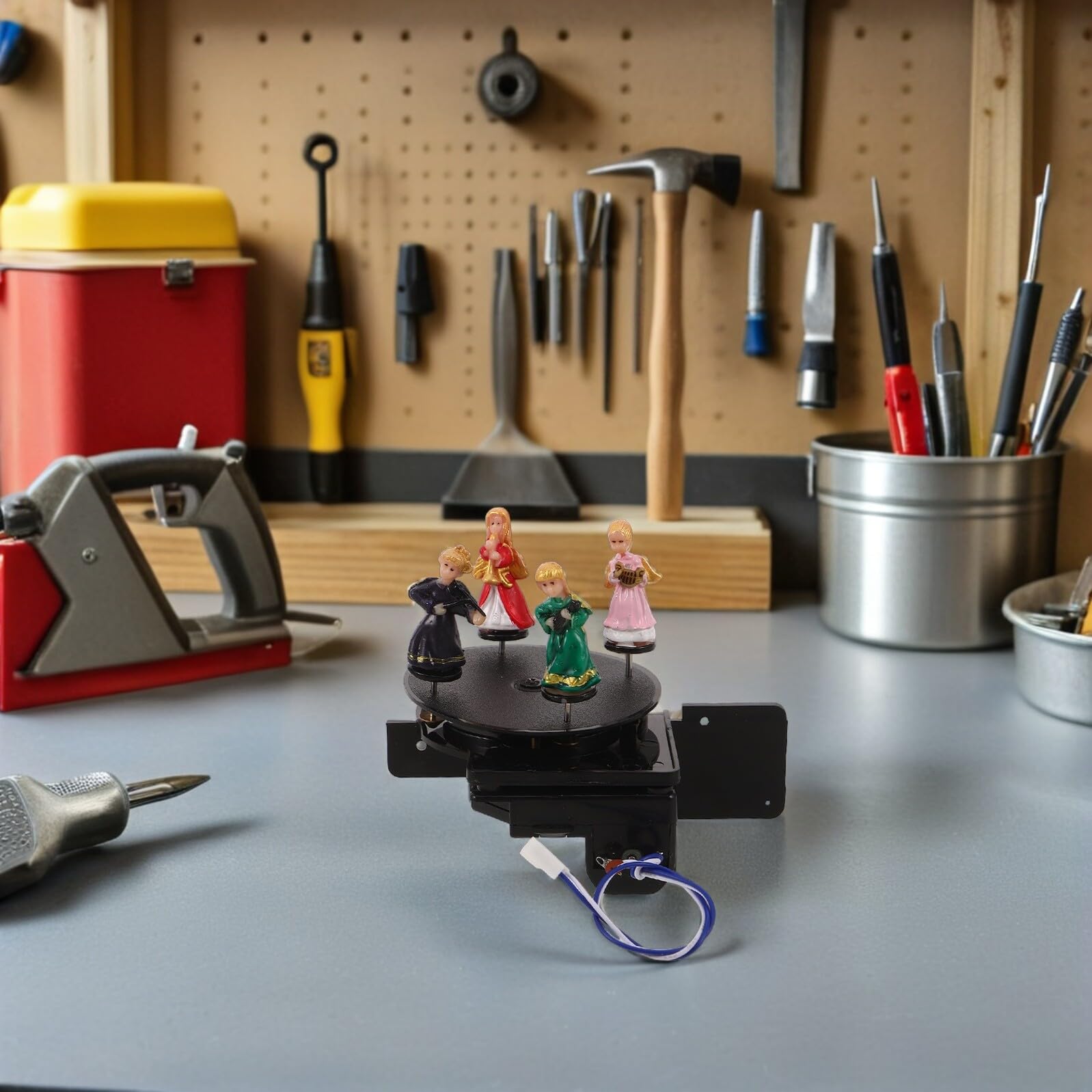 BESTYASH Accesorio Giratorio de Plástico Plataforma Estable y Animación Ligera para Reloj de Cuco Adecuado para Reparación y Decoración de Relojes de Pared
