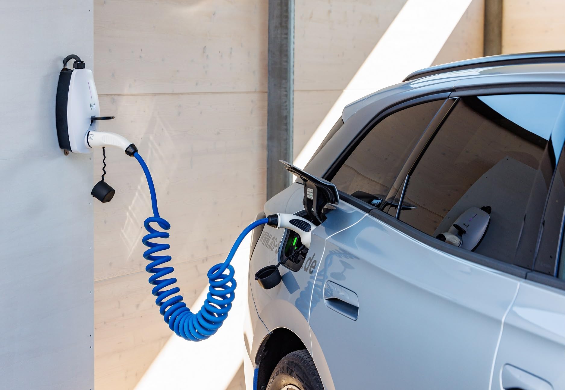 as - Schwabe 65123 - Cavo di ricarica a spirale per auto ibride ed elettriche MODE 3 Tipo 2, cavo di ricarica trifase 22 kW, estensibile da 1 a 5 m, con custodia, intervallo di temperatura di