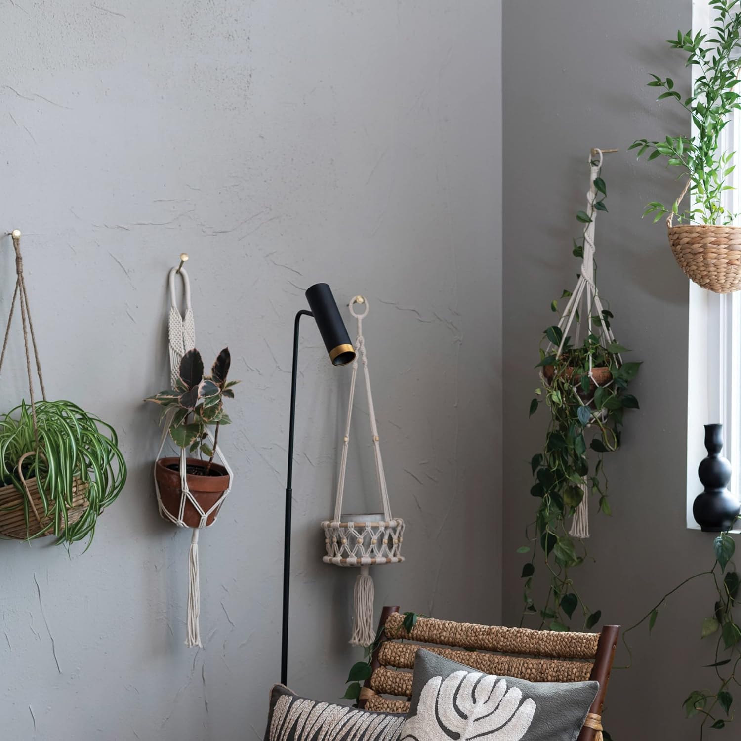 Bloomingville Bloomingville Sculptural Aluminum Vase, Matte Black