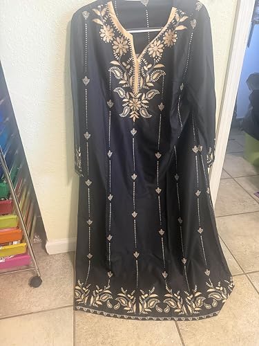 Beautiful Vintage Floral Dress with Modest Elegance