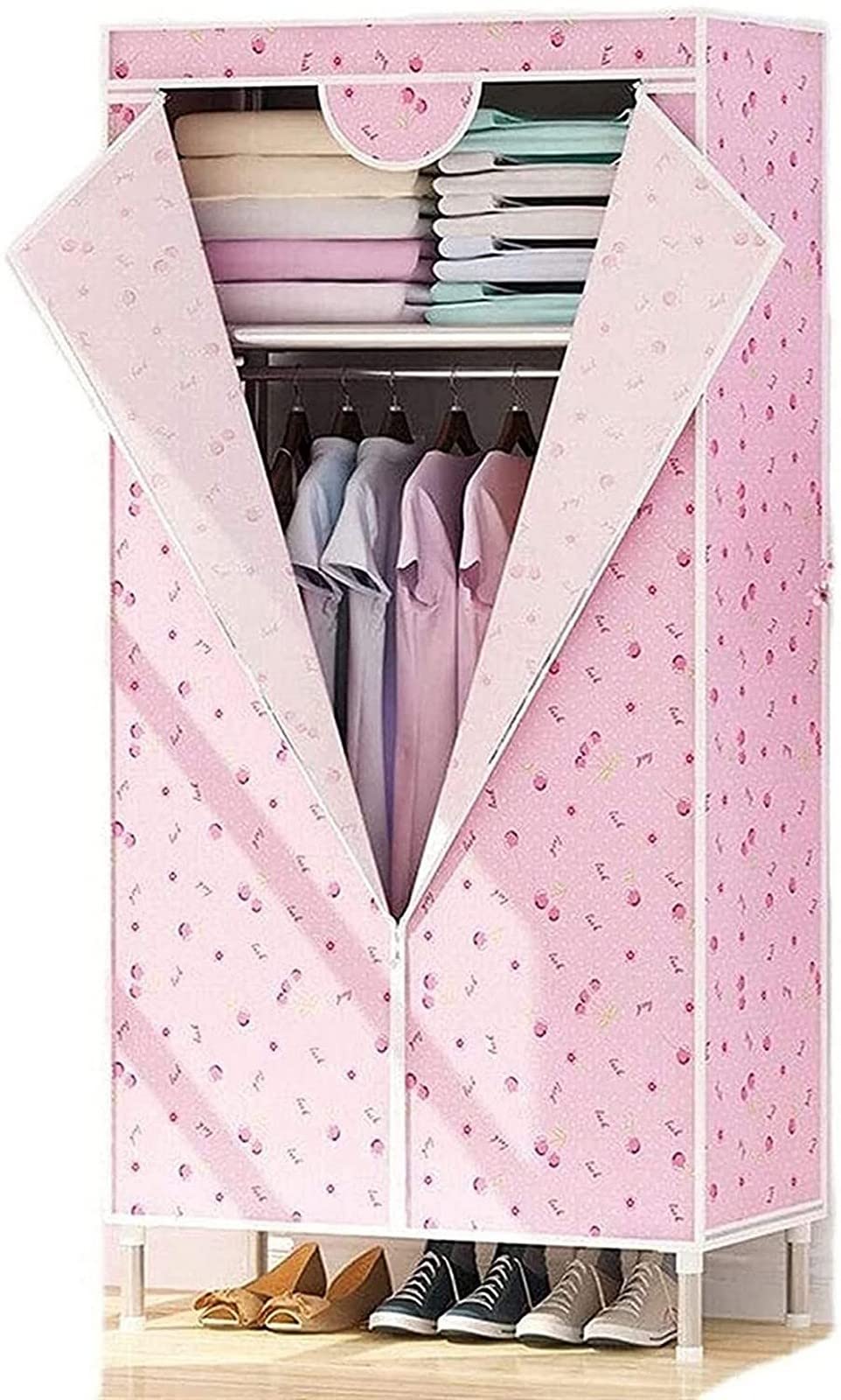 Armoire de chambre en tissu pour optimiser le rangement d'un studio étudiant