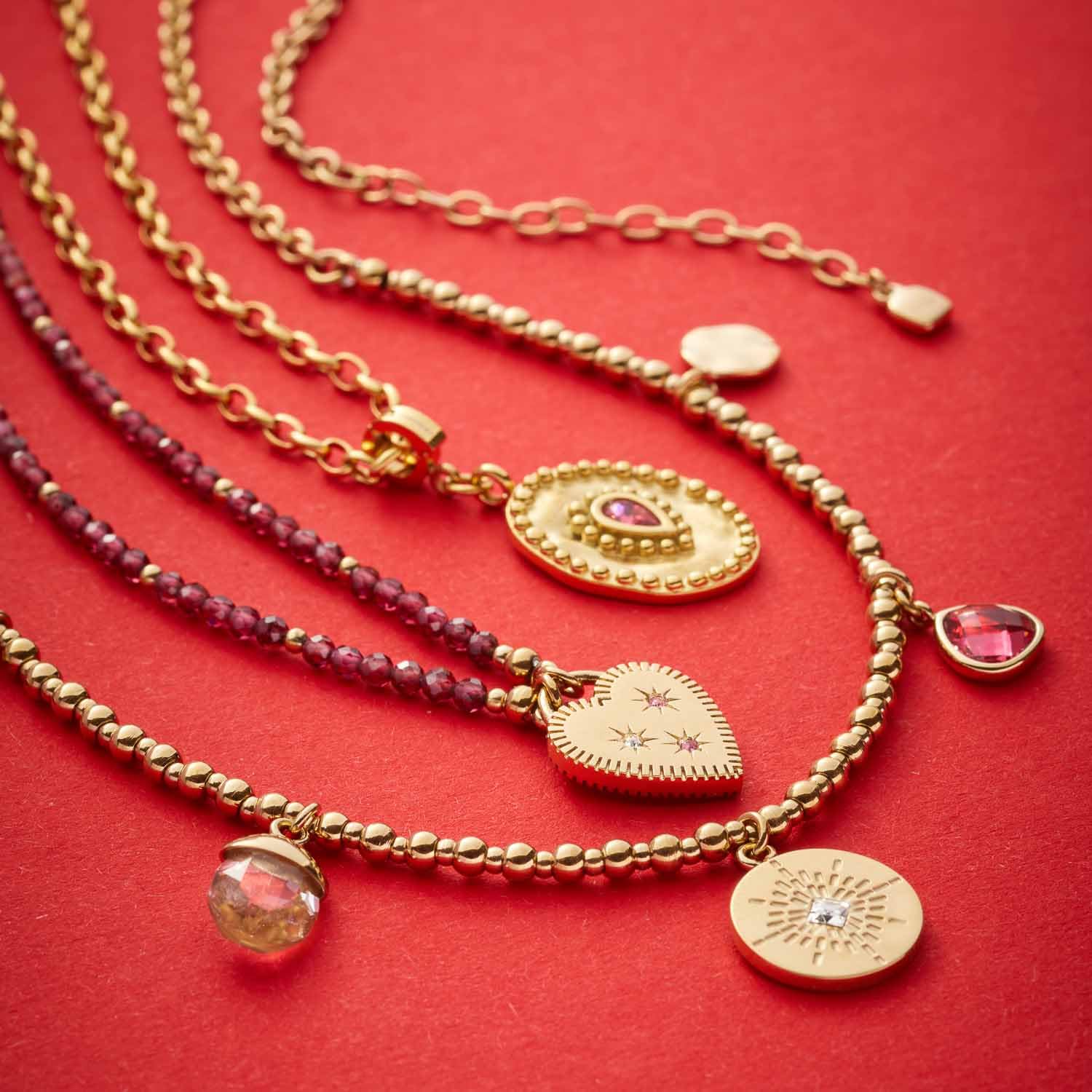 Leonardo Jewels Giselle 023214 - Collana da donna in acciaio inox IP oro, con 5 piccoli ciondoli, lunghezza 45-50 cm, idea regalo per donne, 45, Acciaio inossidabile, Nessuna pietra preziosa