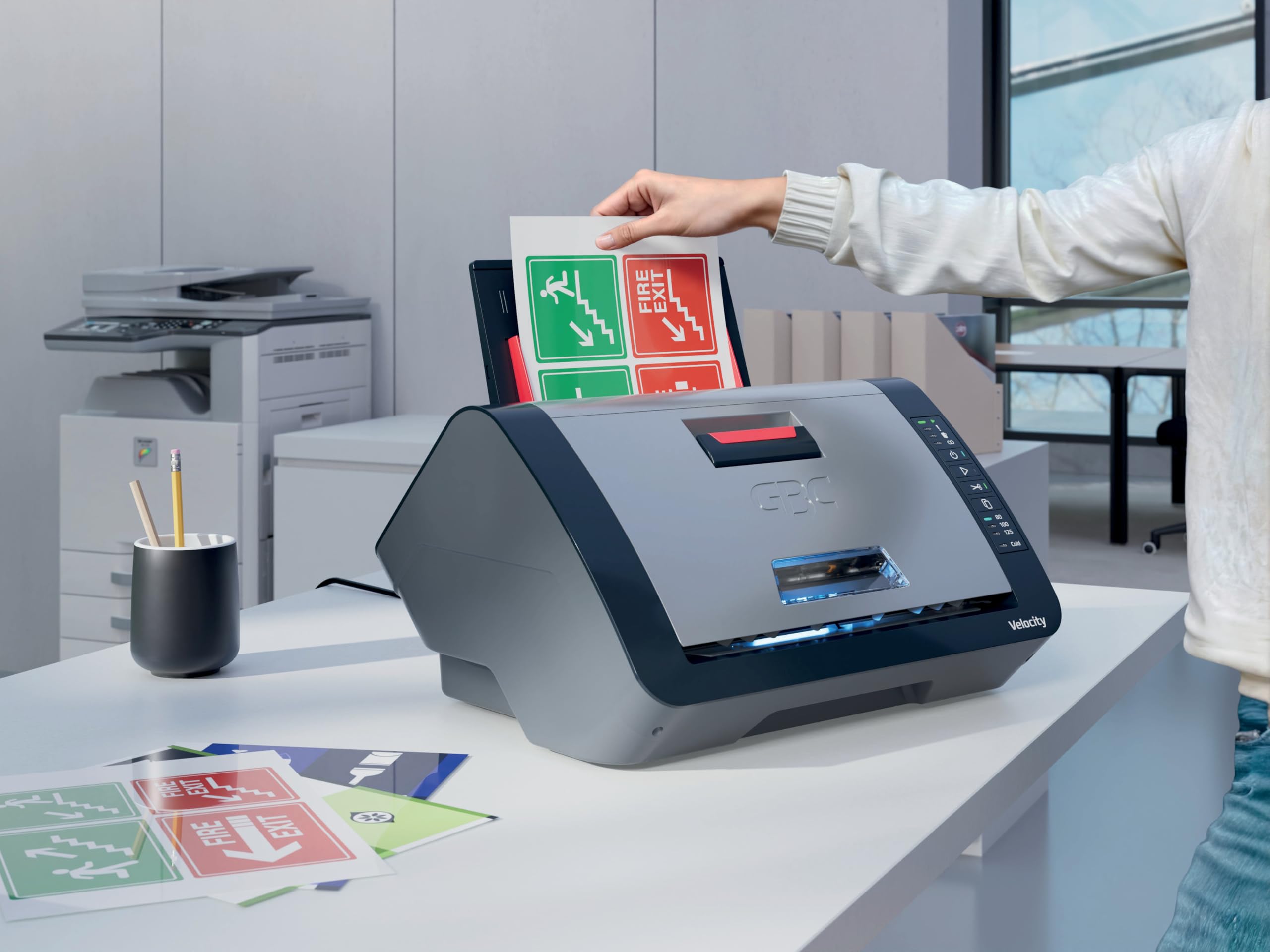 Plastificatrice Automatica GBC Velocity A4 - Plastificatrice da Tavolo con Allineamento e Taglio Automatico, Riscaldamento Rapido - Include Cartuccia Starter 80 Micron 42,5x23,5x34cm