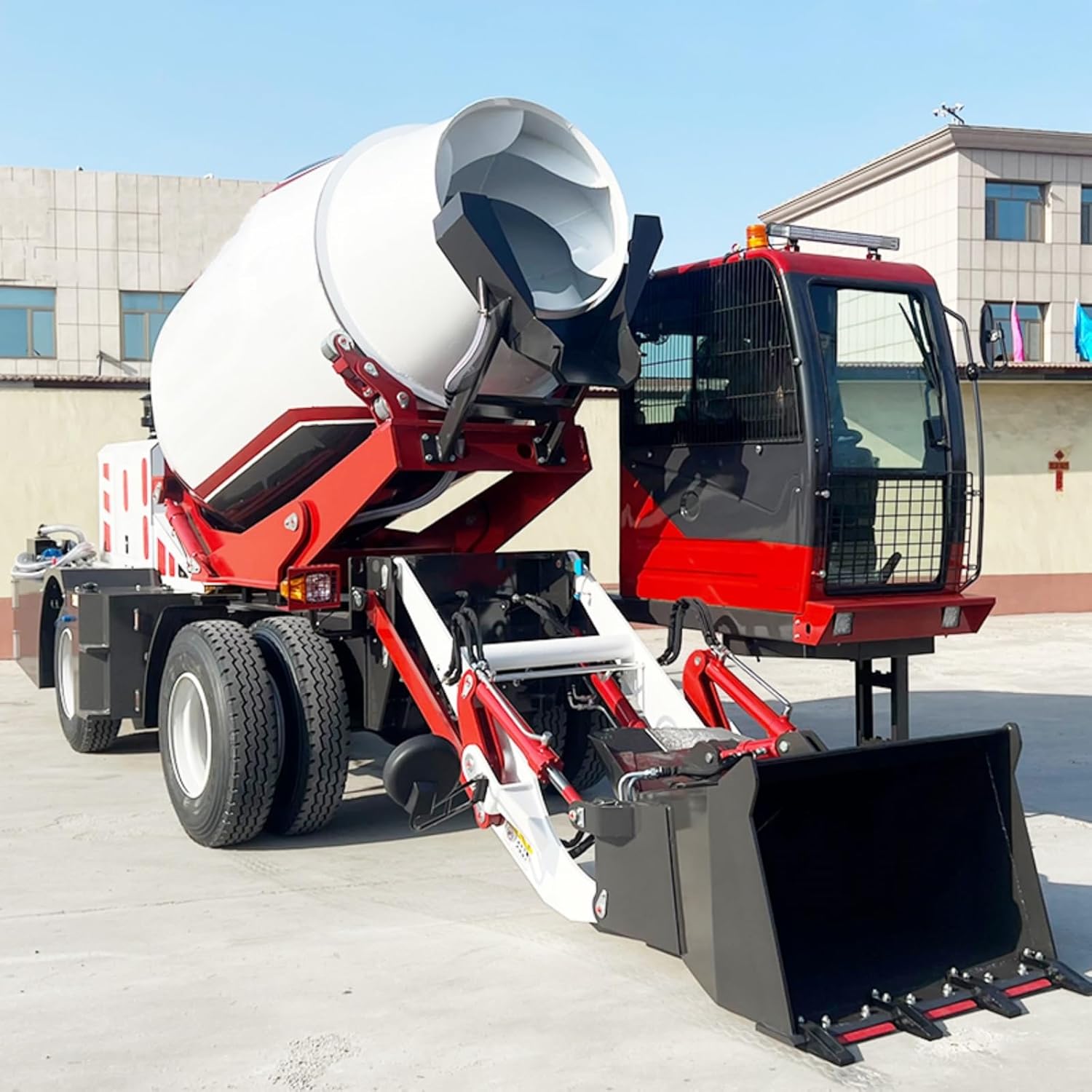 Self Loading Concrete Mixer Truck with Advanced Hydraulic Features for Flexible Concrete Production and Mixing
