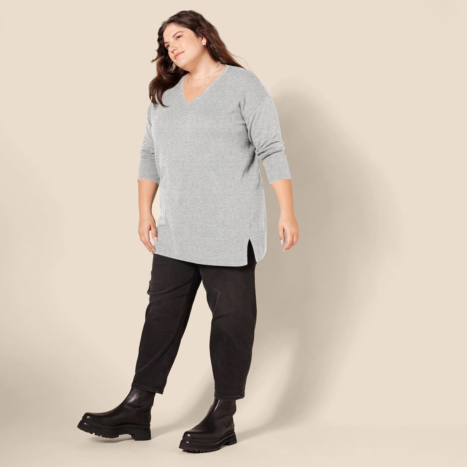 Amazon Essentials Women's Lightweight Long-Sleeve V-Neck Tunic Sweater (Available in Plus Size) - Image 8