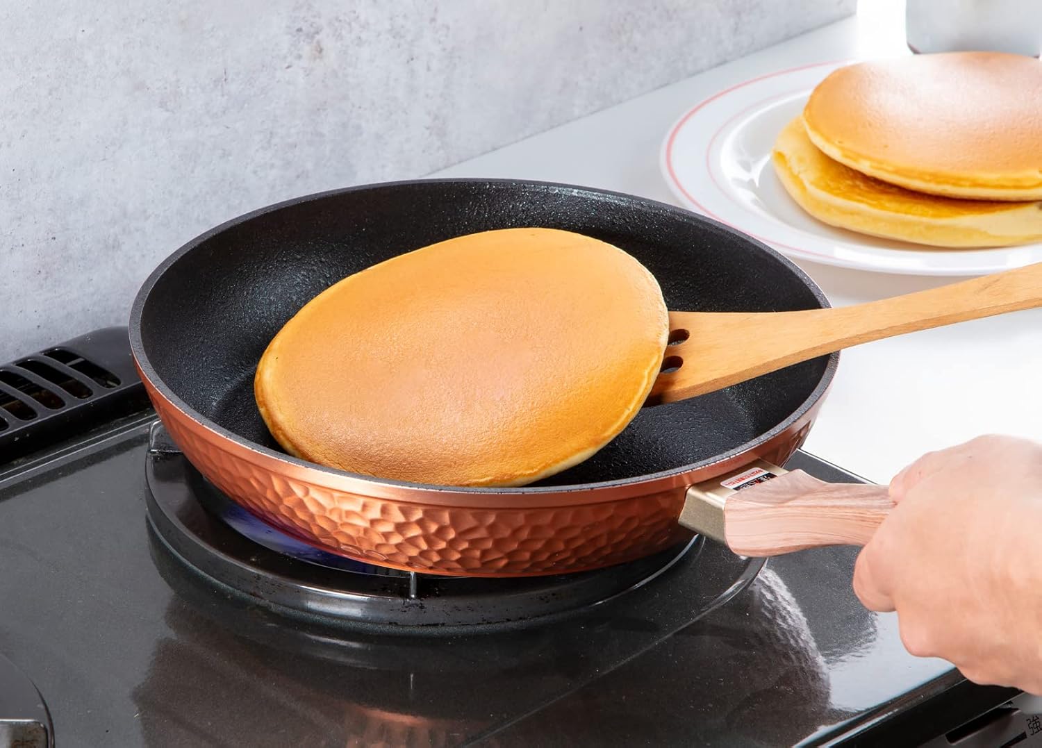 Taniguchi Metal Frying Pan, 11.0 inches (28 cm), Lightweight, Hammered, Brown