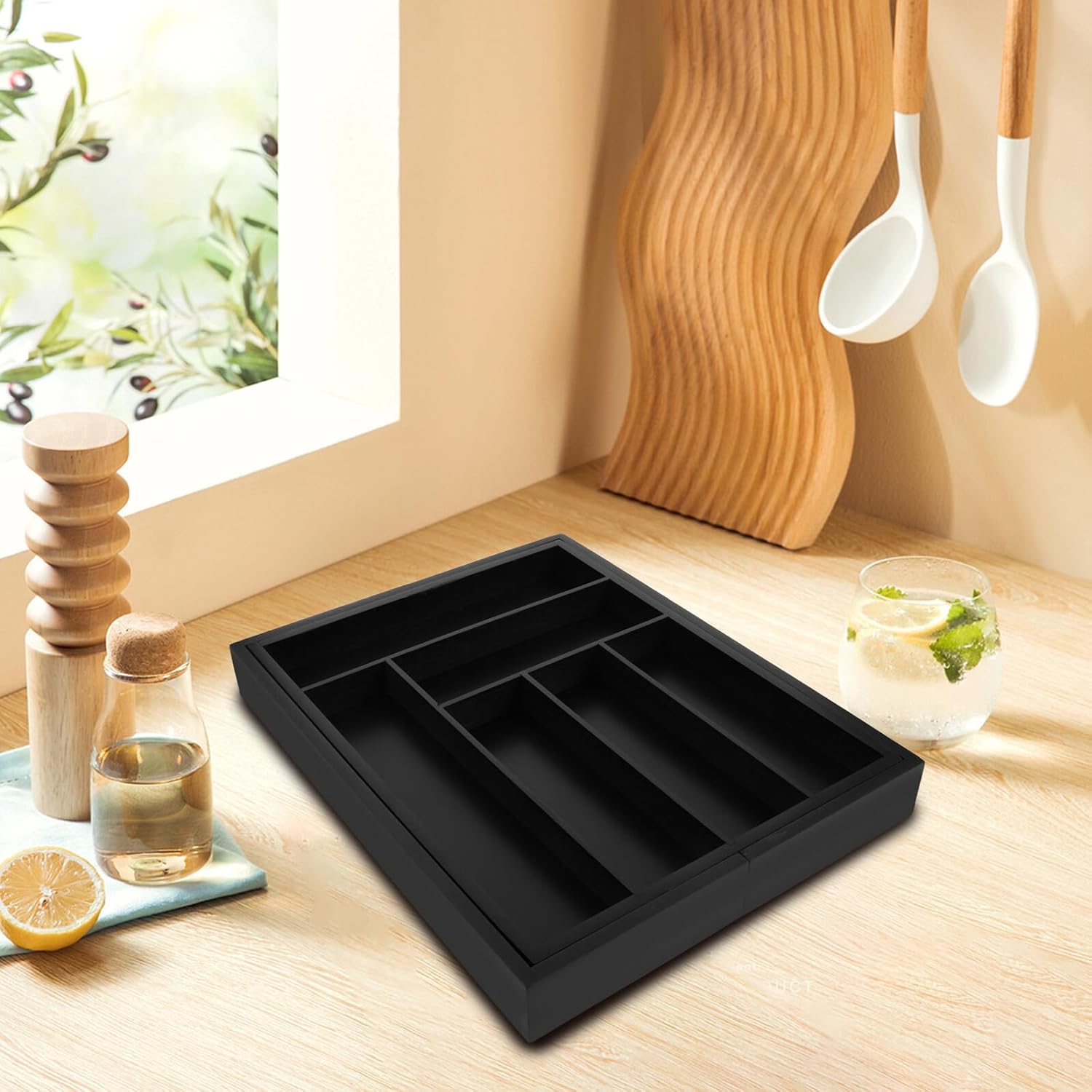 GARVALON Expandable Drawer Organizer with 8 Compartments, Adjustable Silverware Divider Tray for Forks and Kitchen Utensils, Black Cutlery Storage Box for Kitchen Drawer
