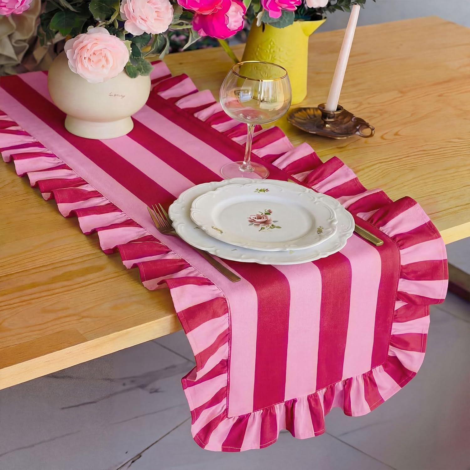 HunnmingRe Ruffle Edge Striped Table Runner 118 x 15.7 Inch Scalloped Table Cover Farmhouse Linen-Cotton Blend Fabric Tabletop Decor for Home Kitchen Dinner Wedding Bridal Shower Party