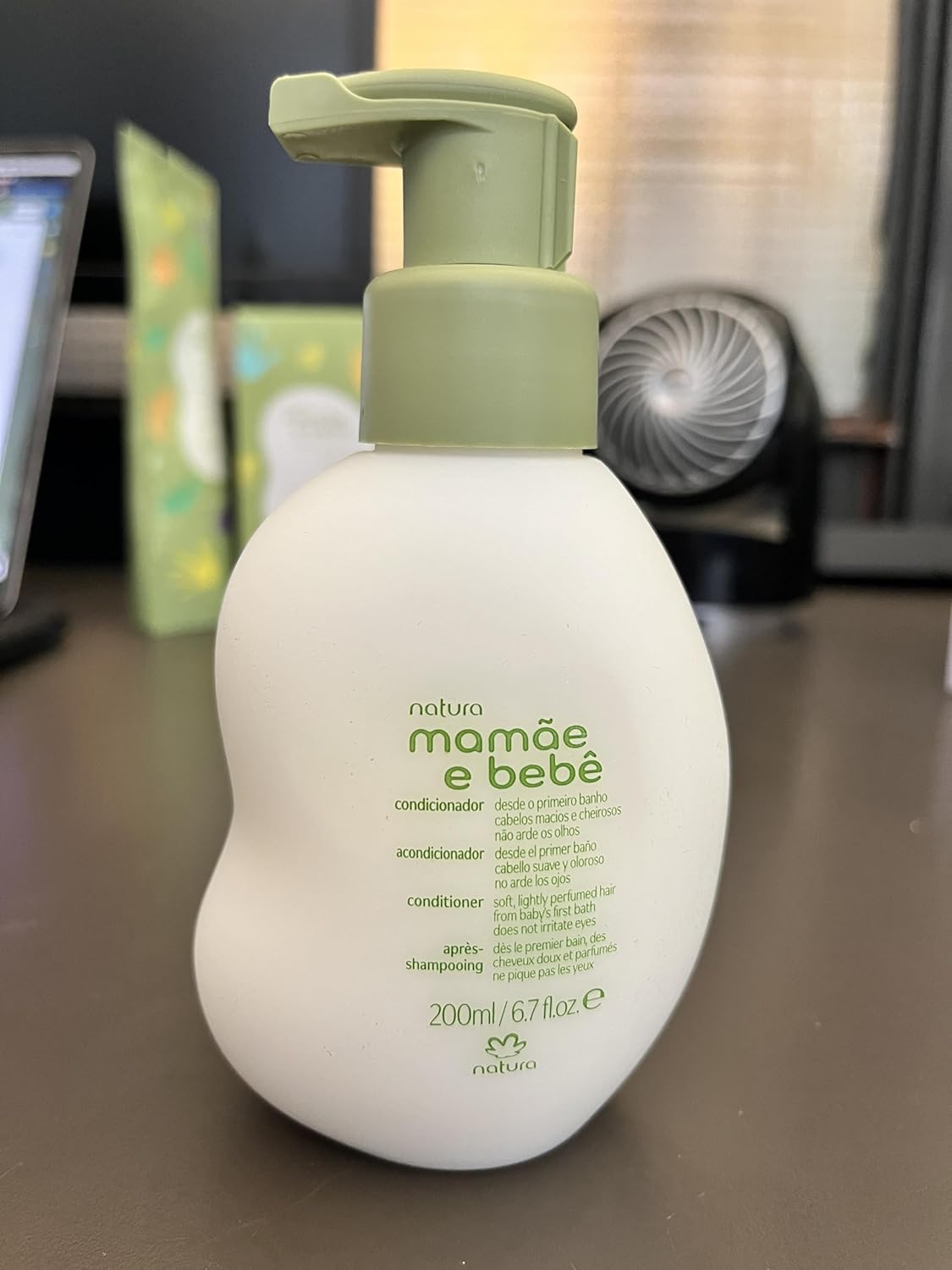 natura - Mamãe e Bebê Baby Conditioner - Untangle & Soften Baby Hair - 100% Vegan - Self-Preserving Formula - 97% Natural Origin - All Skin Types - Cruelty Free - Baby Essentials - 6.7 fl oz (200ml)
