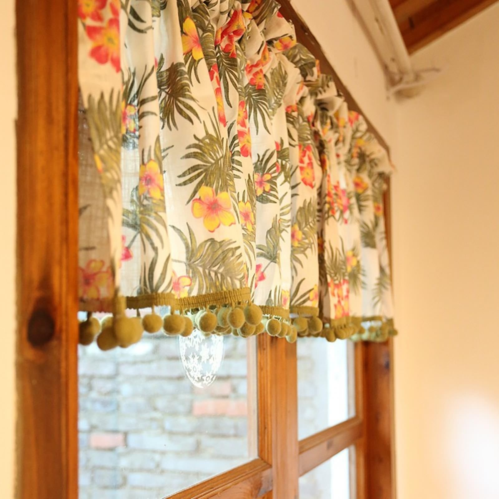 Cortina de cocina KnSam de algodón con detalles de bolas de terciopelo y diseño botánico
