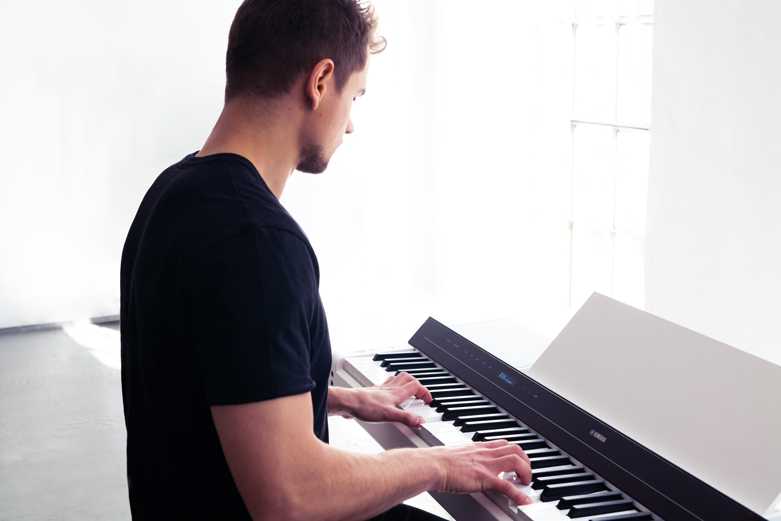 Yamaha P-S500 - Smart Digital Piano con 88 Tasti Pesati, Stream Lights, Bluetooth, VRM, 660 Voices, Audio/MIDI Recording - Bianco