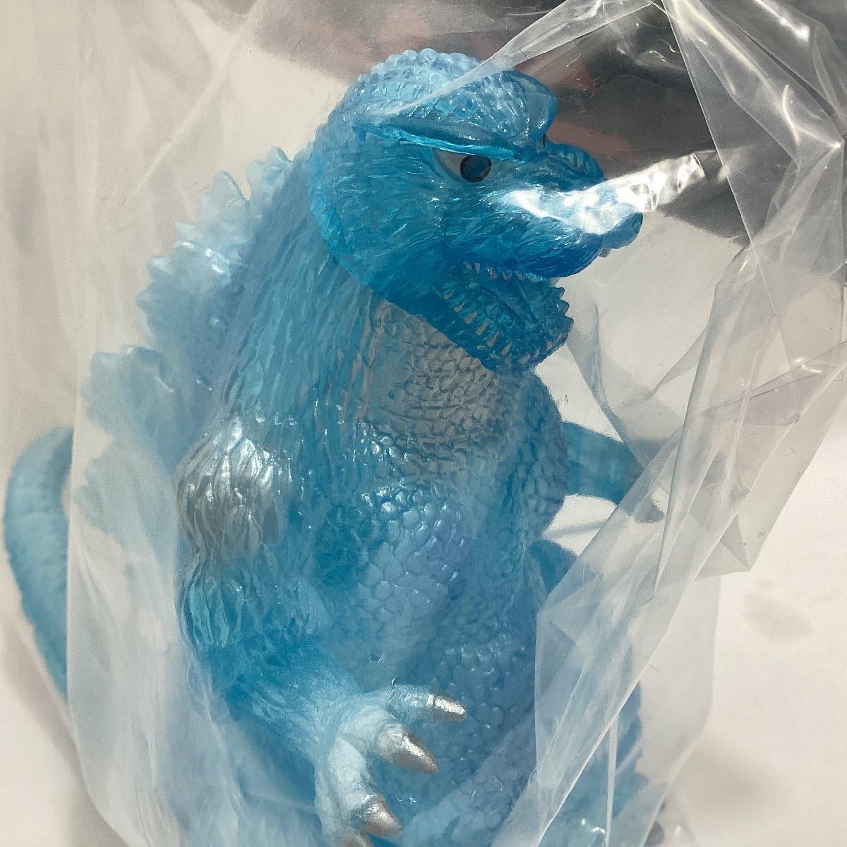 初登場!!蓋にバックルが!冒険にリビングにウイッカーバスケット屋根上