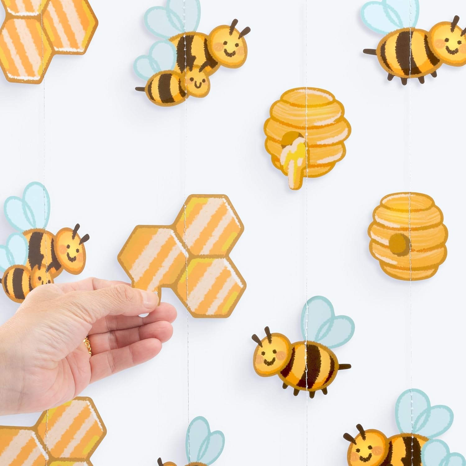 Cheerland Cute Bee Garland Set Honey Comb Decorations for Bee Birthday Party Decorations Bumblebee Decoration Streamers Kids First Birthday Baby Shower Gender Reveal Summer Honey Decoration 4 Pcs