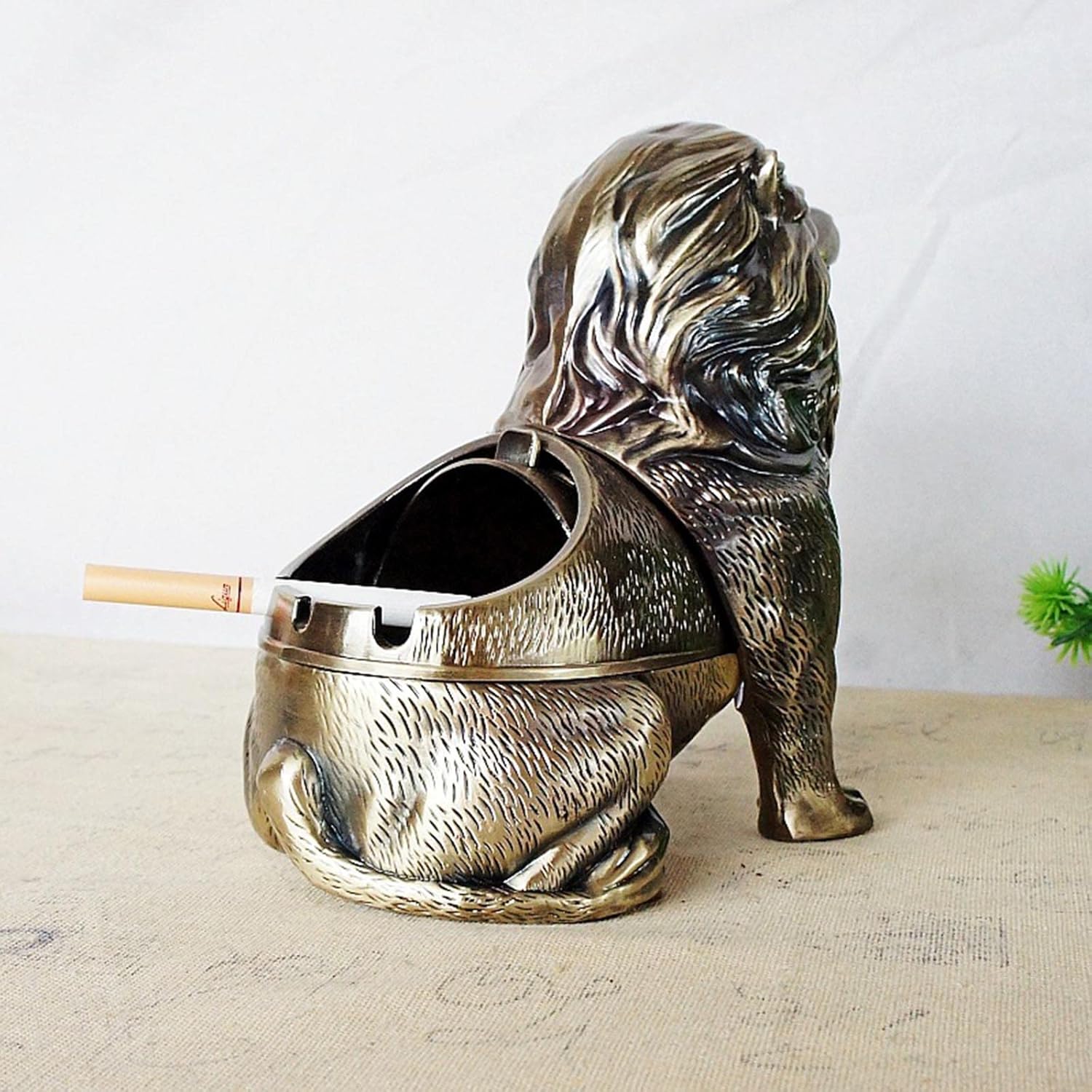 Vintage Lion Ashtray, Vintage Lion Ashtray with Lid Tabletop Metal Ashtray Smell-Proof Ashtray Cigarette Ash Holder for Home Office Desk Decor, Bronze