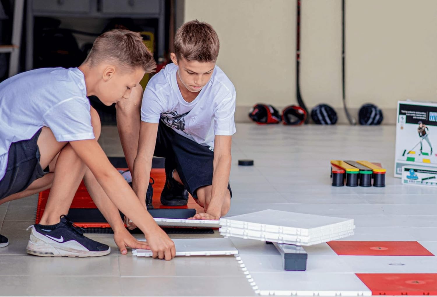 Hockey Revolution 15-pack Dryland Flooring Tiles - Slick Interlocking Training Surface for Stickhandling, Shooting, Passing - Suitable for Indoor & Outdoor Use - 17.6 Square Feet : Sports & Outdoors