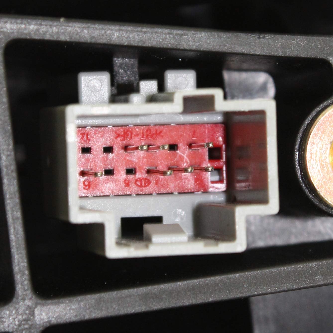 Garage-Pro Passenger Side Power Non-Heated Mirror for Ford Focus 2015-2018 With Signal Light & Spotter Glass; Without Puddle Lamp Paintable