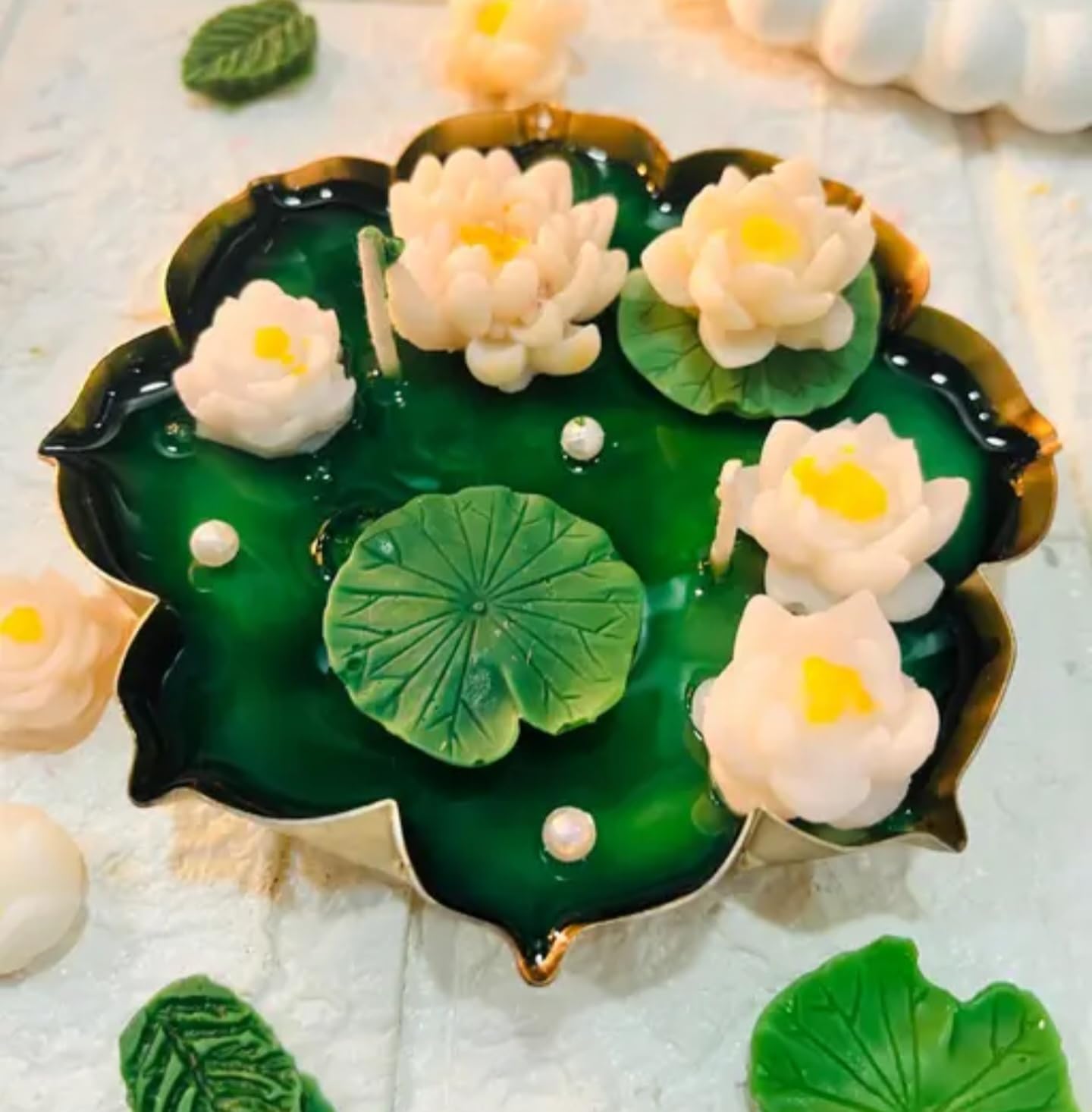 Decorative Water Lily Floating Candles, White Flowers with Green Leaves, Pond Collection