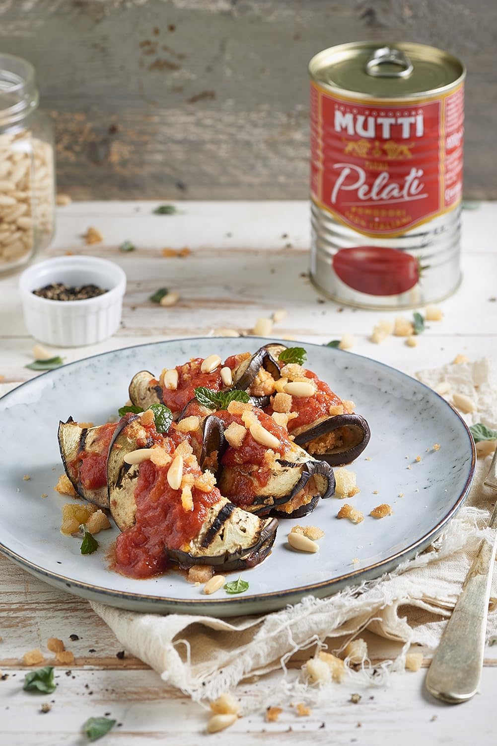 Italian Gourmet Pomodori Pelati geschälte Tomaten Dose für Sauce, 24 x 800g | 100% italiani, interi e succosi; ideal zu Sugo, Pizza, Eintopf und, Gesamtnettogewicht 19,2 kg + Kostenlos Polpa 400g