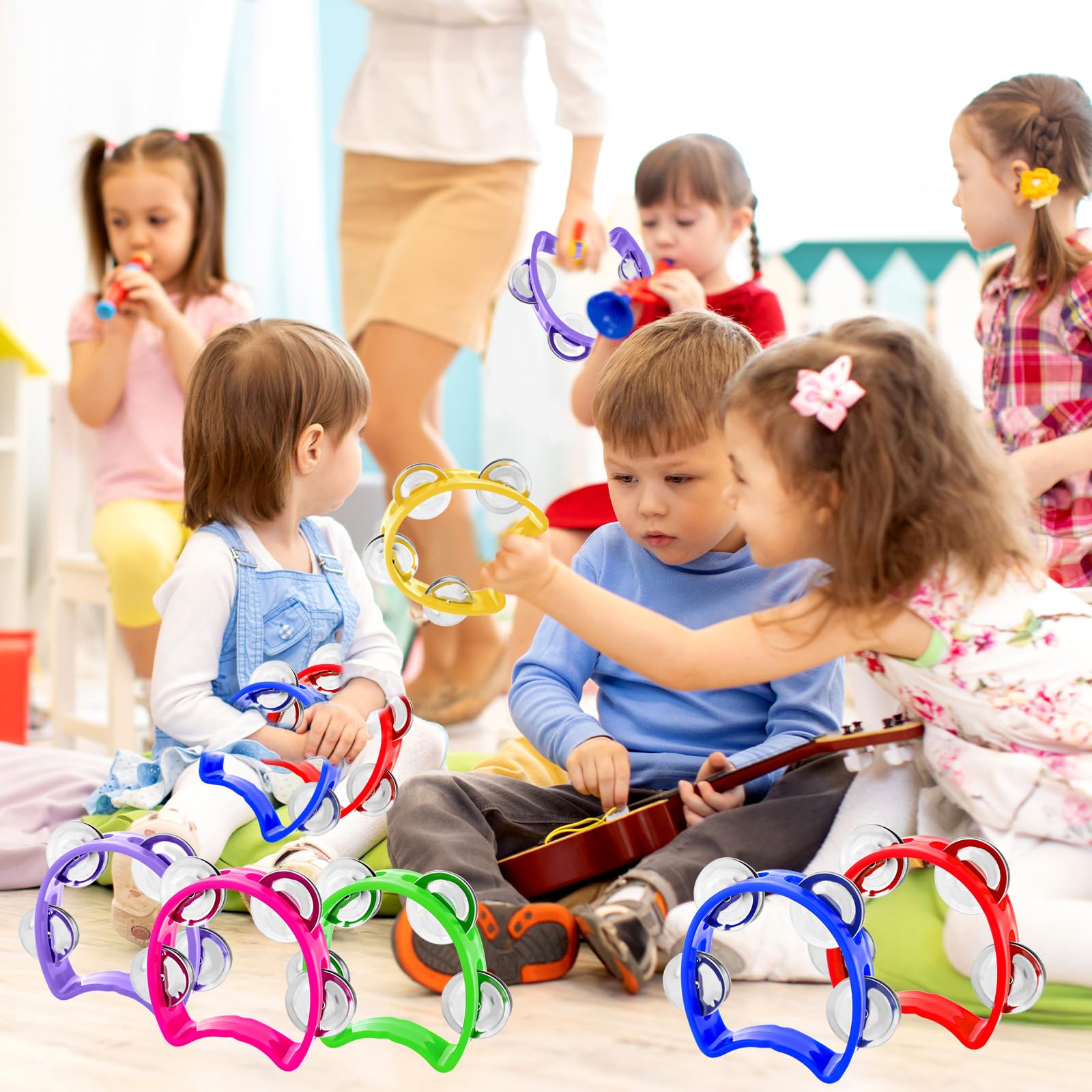 Lot de 18 tambourins colorés en plastique pour enfants et adultes avec 4 grelots en métal pour salle de classe, préscolaire, groupe familial et fournitures de fête