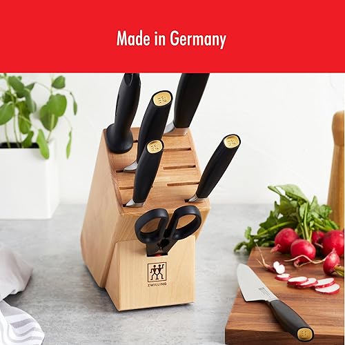 Miniatura 8 de Zwilling All Star Cuchillo Santoku de borde hueco de 7 pulgadas, cuchillo alemán afilado, fabricado en una fábrica alemana propiedad de la empresa