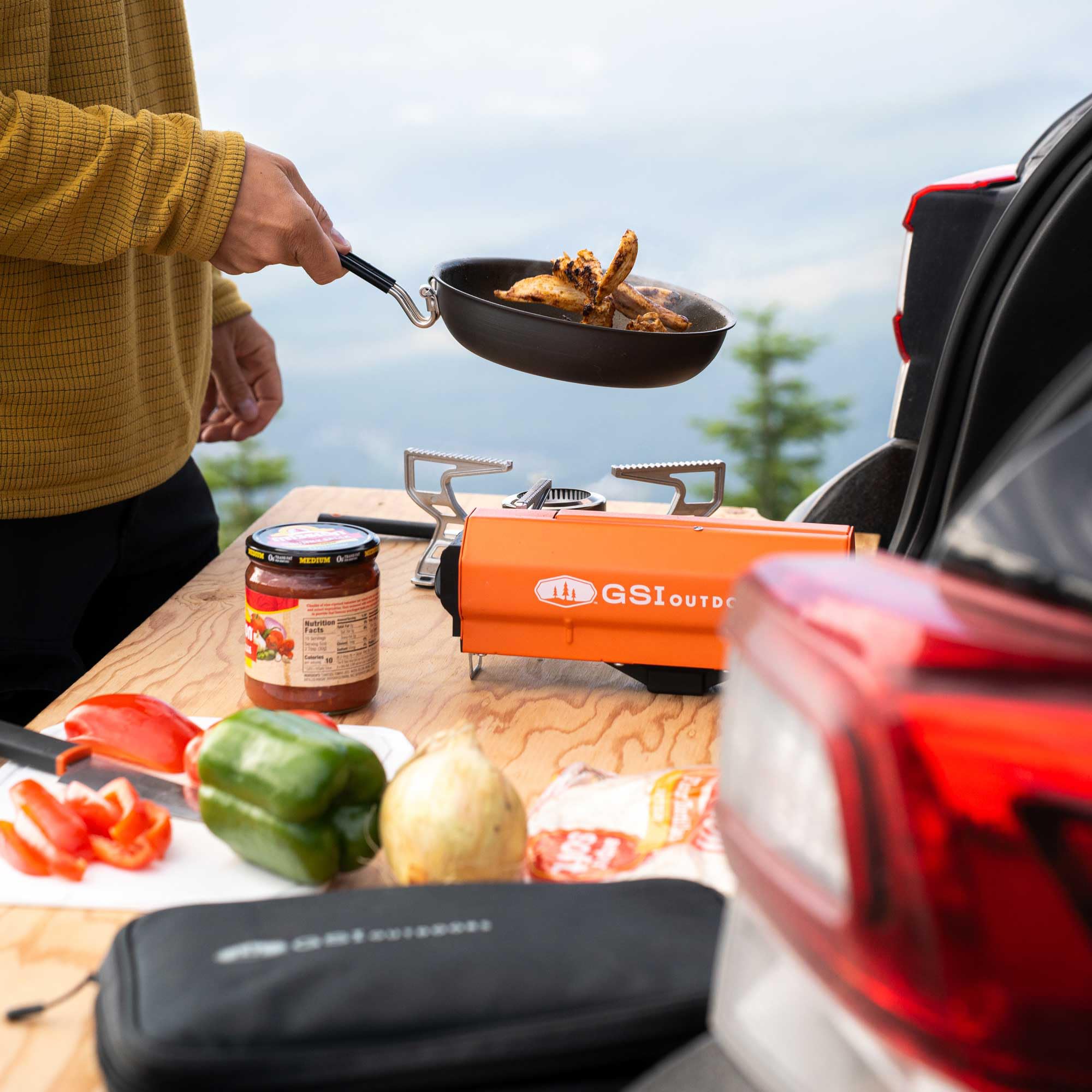GSI Outdoors Selkirk 270 kuchenka na butan, lekka, kompaktowa kuchenka kempingowa z palnikiem o wysokiej wydajności, ochrona przed wiatrem i zapłonem piezoelektrycznym, do gotowania na świeżym