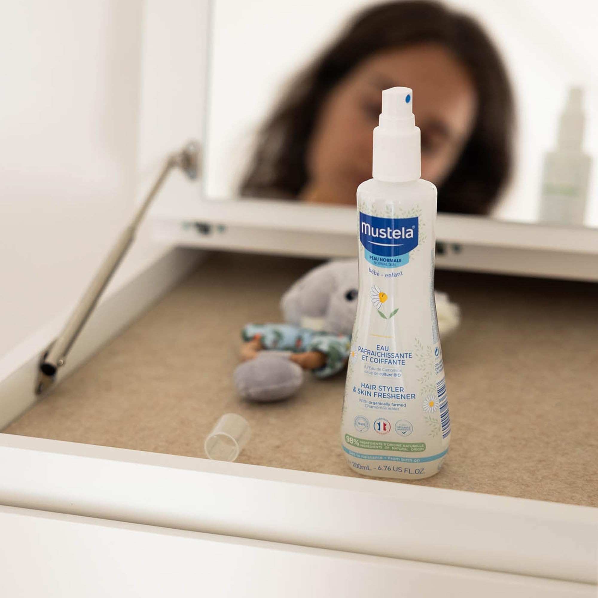 Mustela Acqua Rinfrescante al Perseose d'Avocado BIO e Camomilla per Pelle e Capelli Neonati 200ml