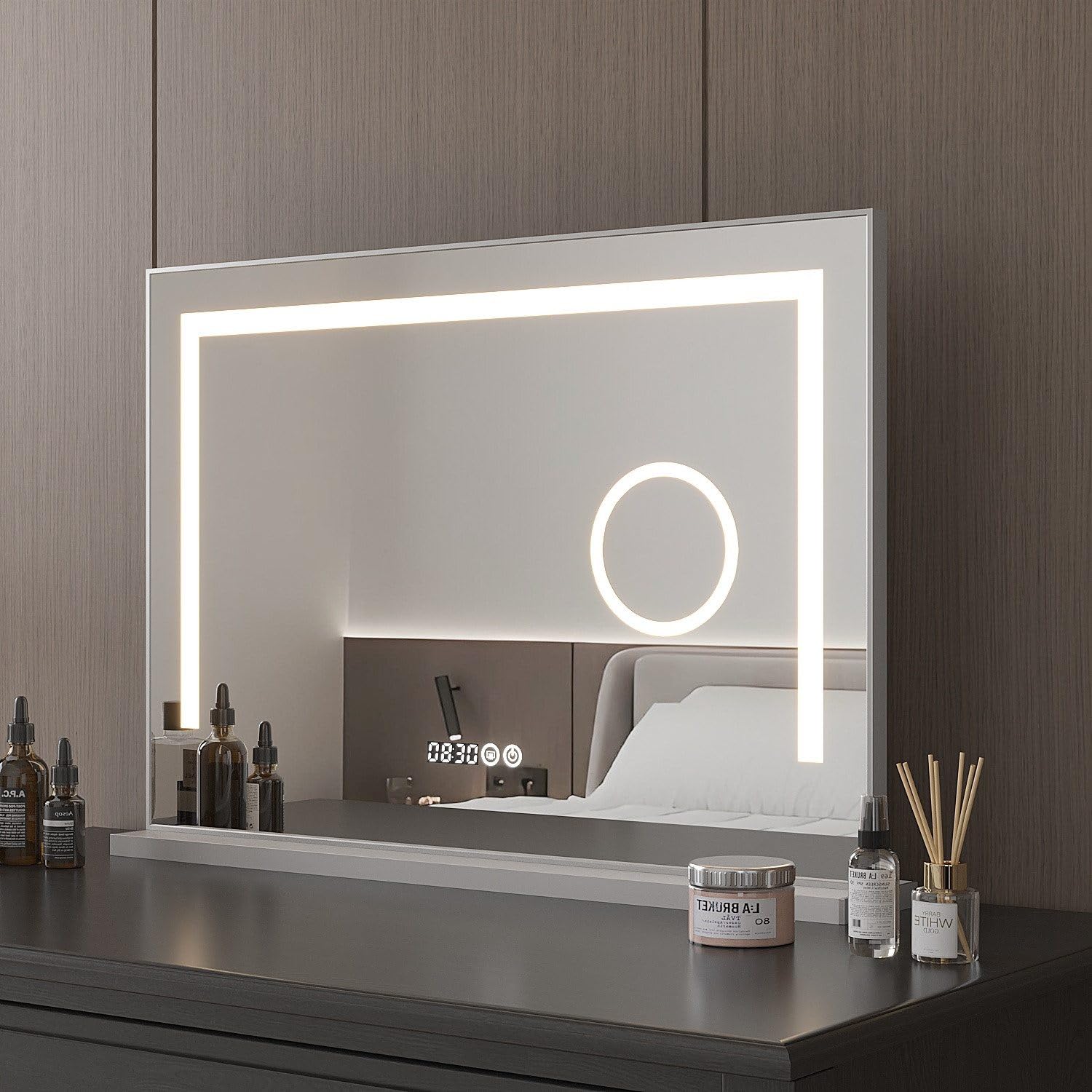 Hollywood Spiegel 70x50cm Schminkspiegel Kosmetikspiegel Kosmetikspiegel beleuchtet mit Led Beleuchtung Vergrößerung Licht,Digital Uhr,dimmbar,3 Lichtfarben,3xVergrößerung,Touch Schalter,Alurahmen