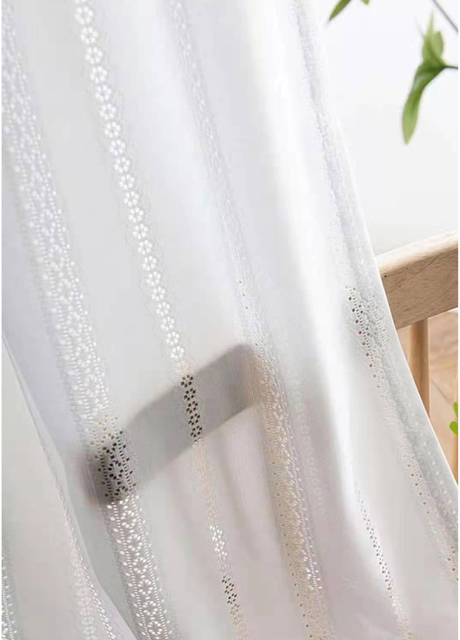 Beydodo Rideau Voilage Demi Fenetre Lot de 2, Rideau Chambre Semi Transparent 137 x 160 Tab Top, Dentelle Creuse Blanche