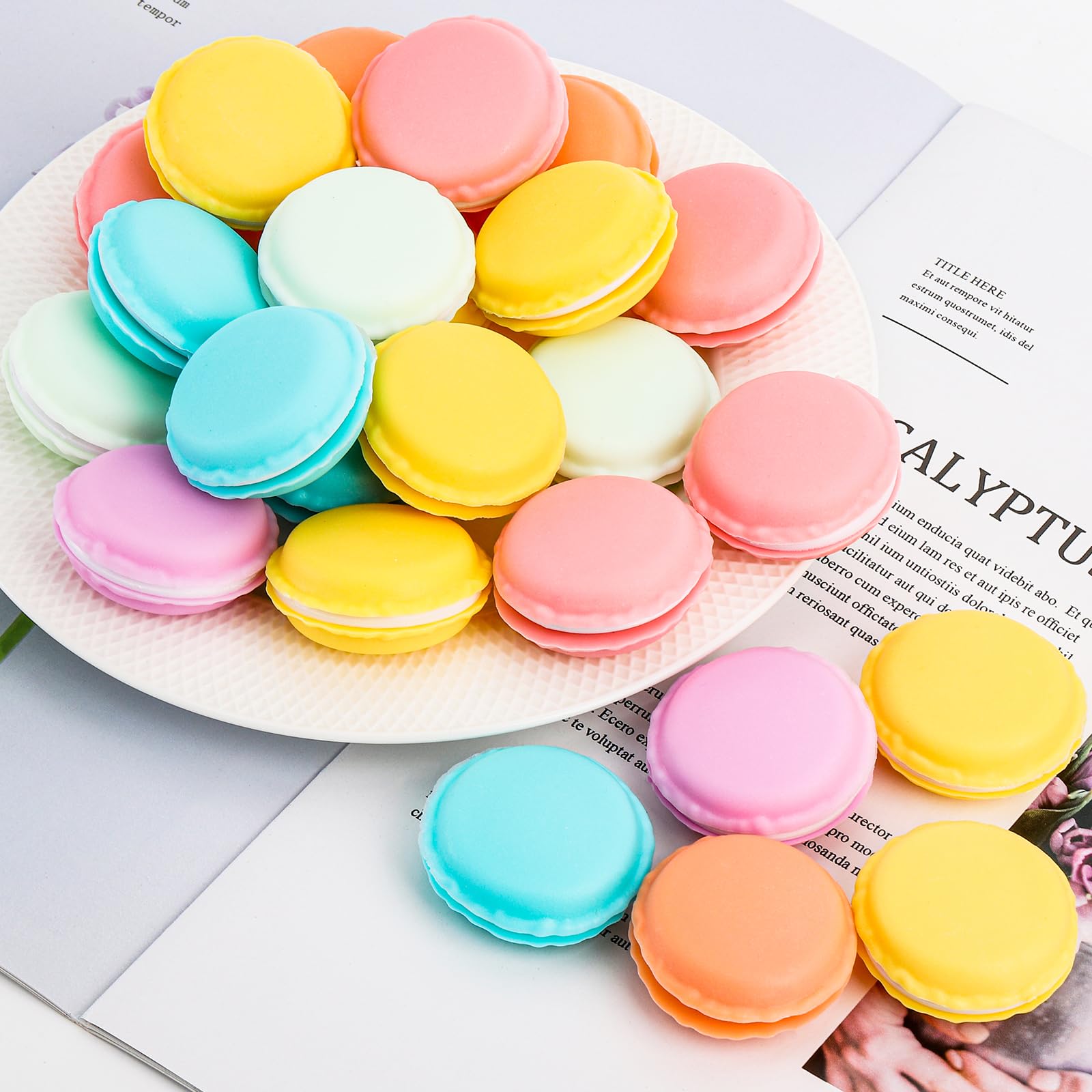 Elsjoy 54 Pack Mini Macaron Aufbewahrungsboxen, Macaron Schmuck Aufbewahrungsboxen Niedliche Macaron Pillenboxen, Bunte Macaron geformte Behälter Trinket Boxen für Ohrring, Halskette, Pille, Reisen