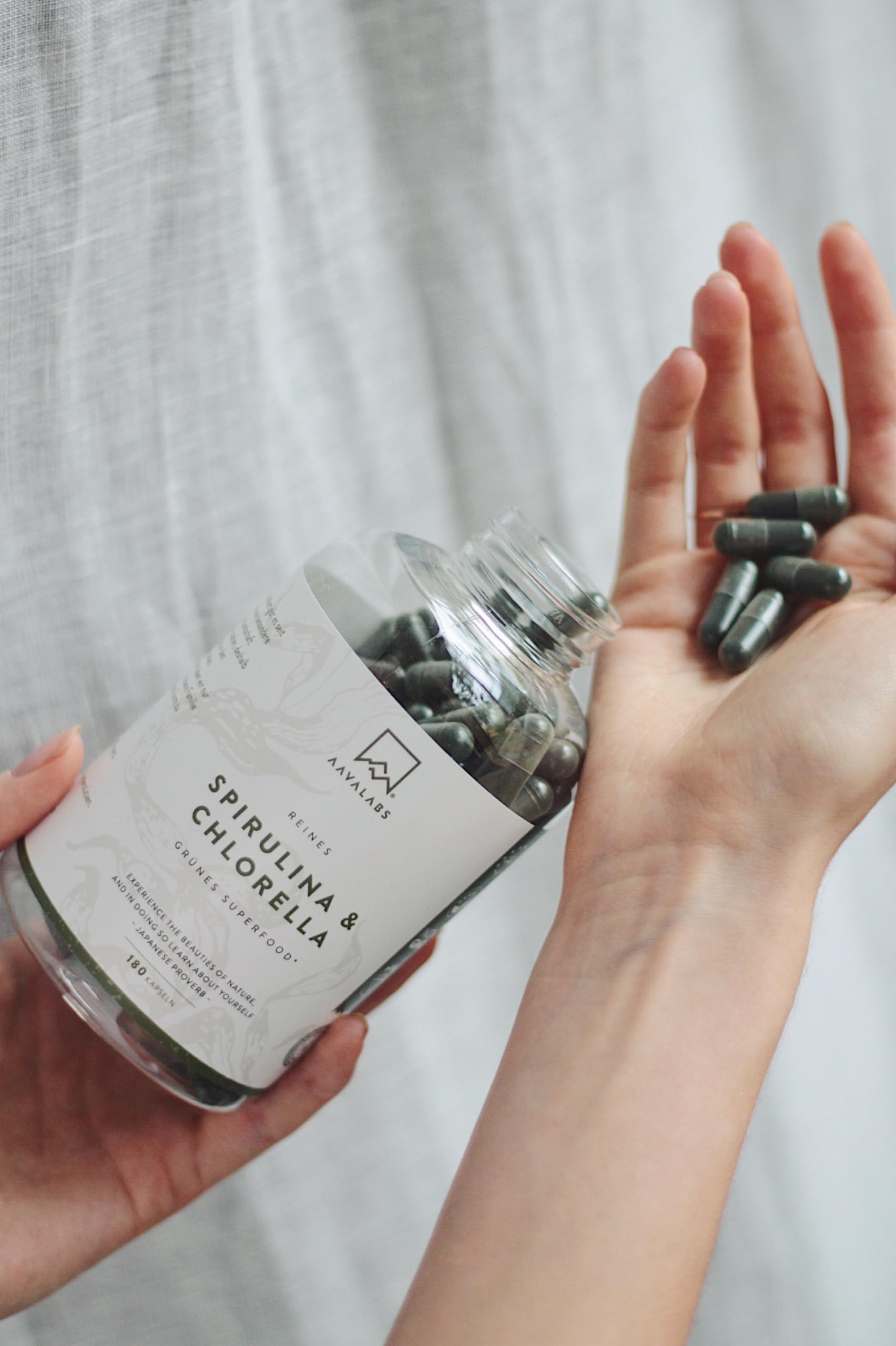 200 Kapsułek ze Sproszkowaną Spiruliną i Chlorellą [1800 mg] - Wysokiej Jakości Mieszanka Fitoskładników z Niebieskich Alg - Idealny Dodatek do Smoothie - W 100% Wegańska Formuła