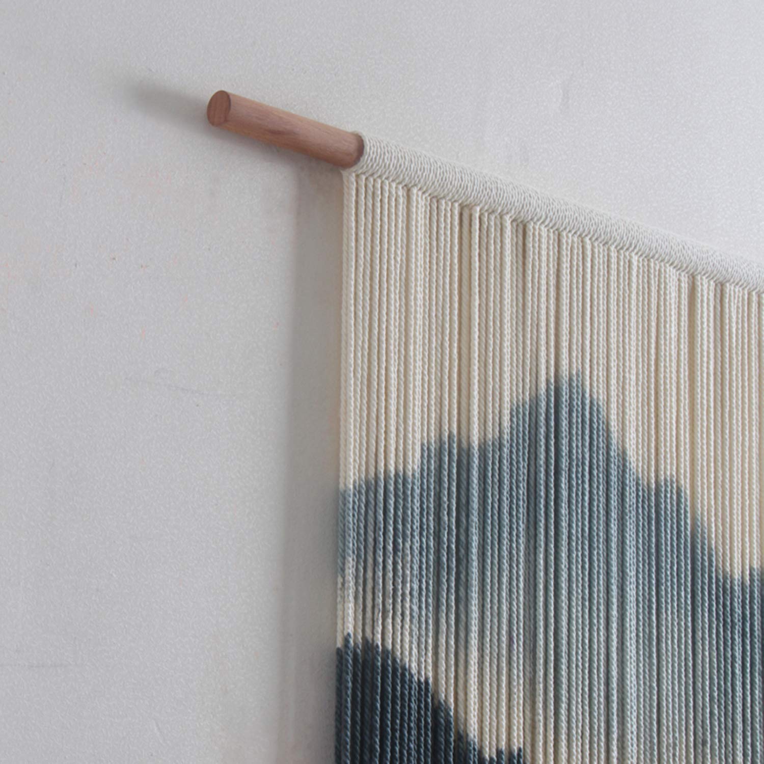 Tapiz de macramé para colgar en la pared, decoración de pared, tapiz de pared tejido de algodón hecho a mano con diseño de teñido natural, decoración del hogar para colgar en la pared bohemia (gris 23