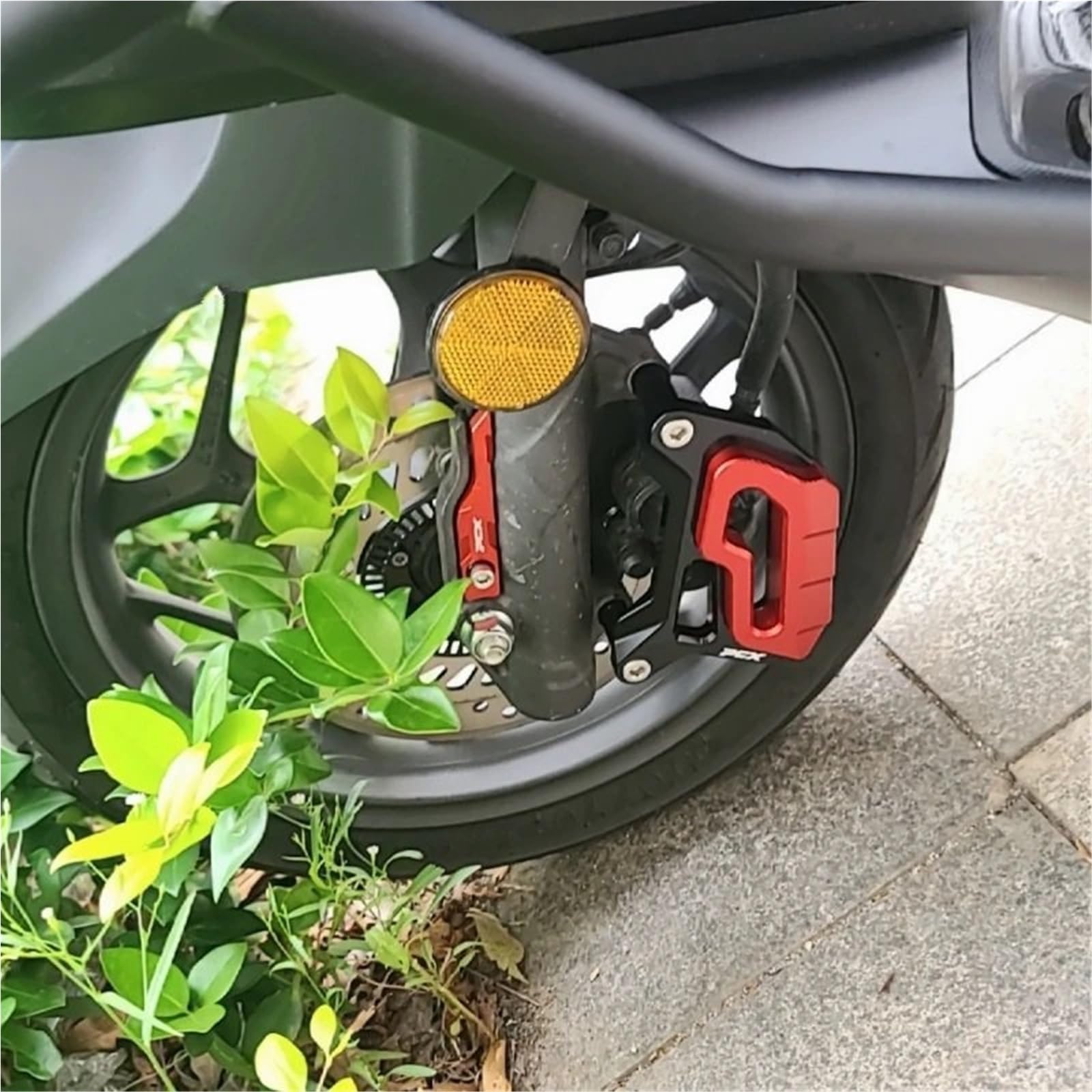 Osłona ochronna hamulca tarczowego Pasuje do Pcx125 Pcx160 Osłona ochronna pompy hamulcowej zacisku hamulcowego Ochronny zacisk hamulcowy Antykolizyjny(Gold-rear Wheel)